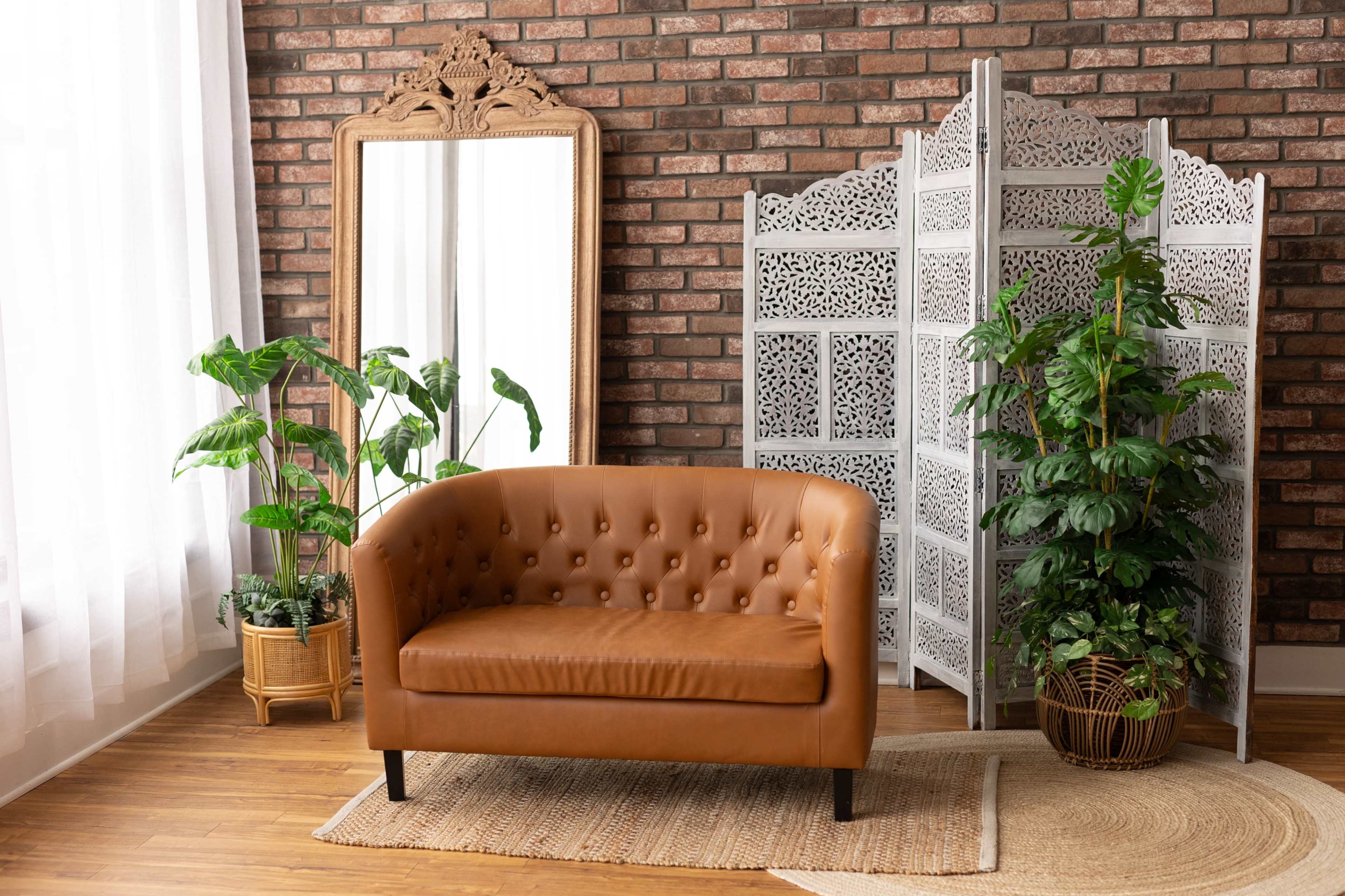 Bright and Stylish Natural Light Photography Studio in Historic Downtown Watertown Image in Watertown, Watertown, WI