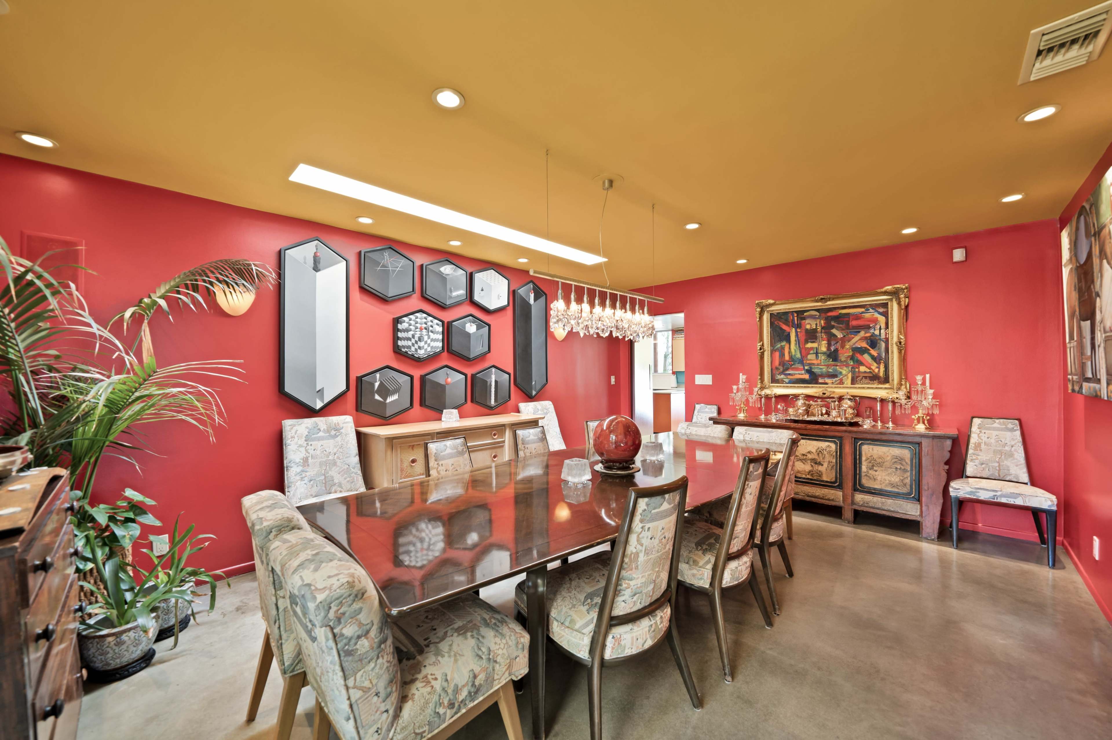 LUSH MID-CENTURY MODERN DREAM WITH VIBRANT FLAIR Image in Encino, Encino, CA