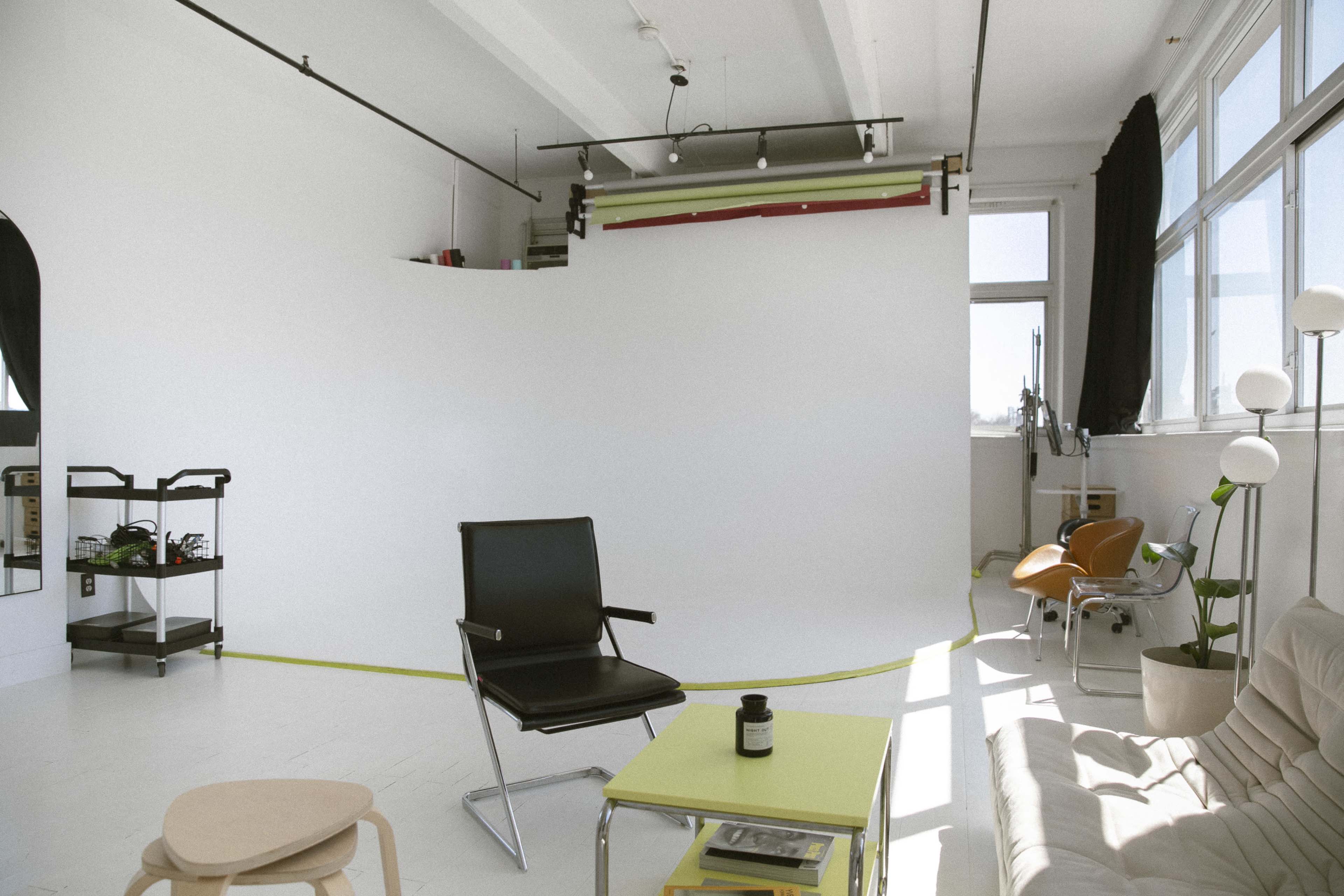 Spacious Minimalistic Cyclorama Photo Studio with lots of Natural Light, GREENPOINT Image in Greenpoint, Brooklyn, NY