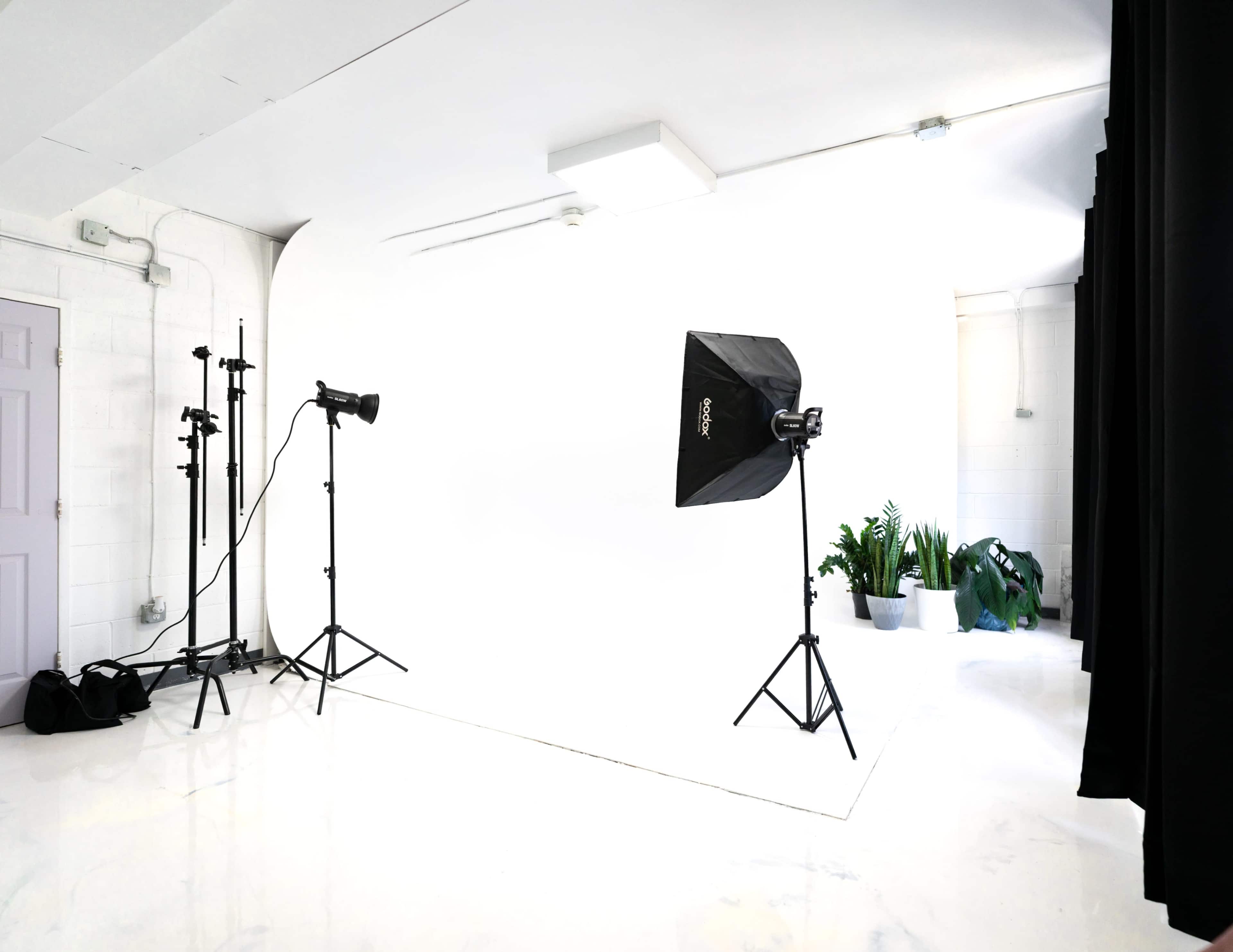 Versatile Photography + Videography Studio with Natural Light and Cyclorama Image in Lakewood Heights, Atlanta, GA