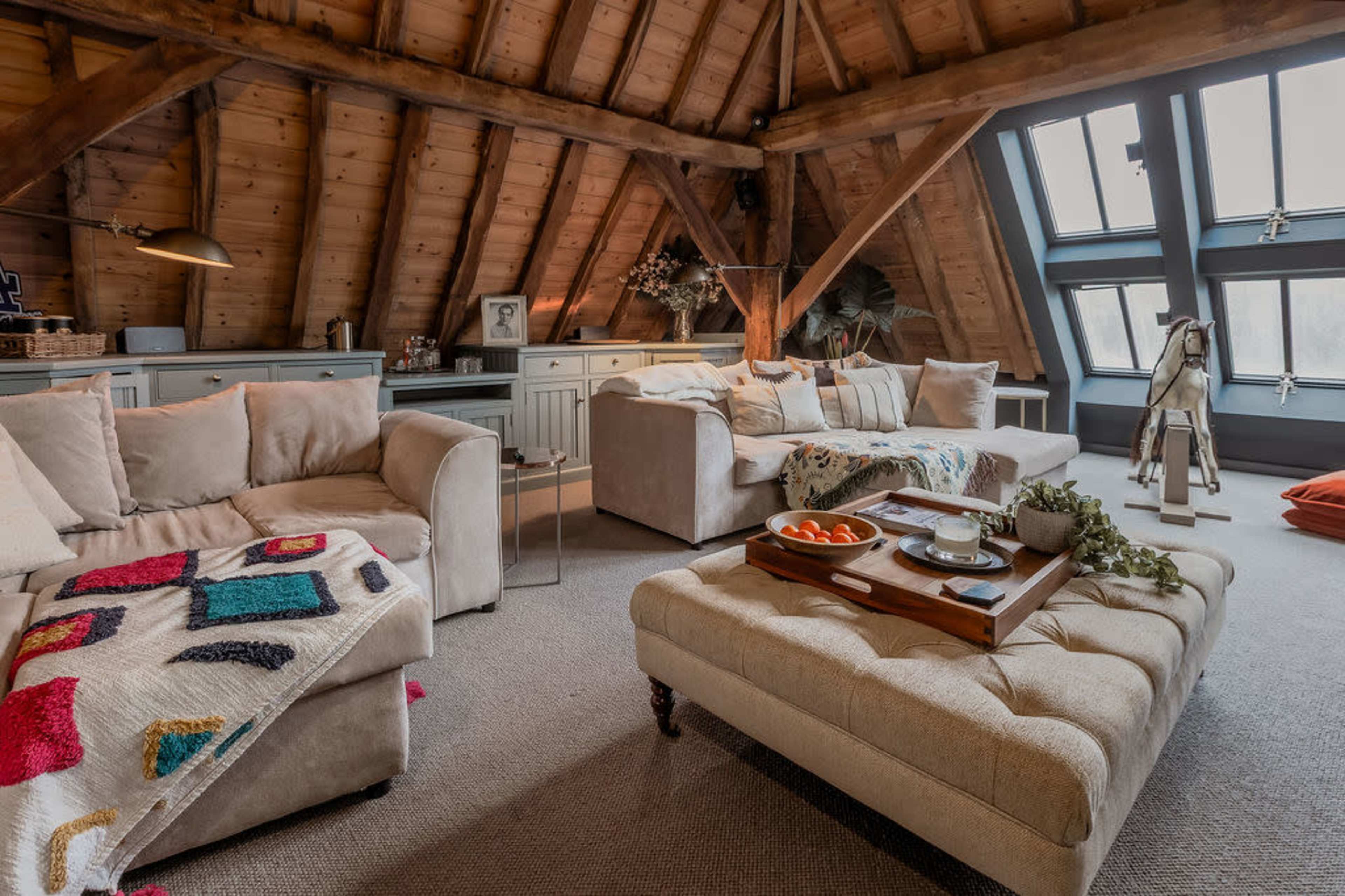 Beautiful Converted Barn Image in Harting, Petersfield, ENG