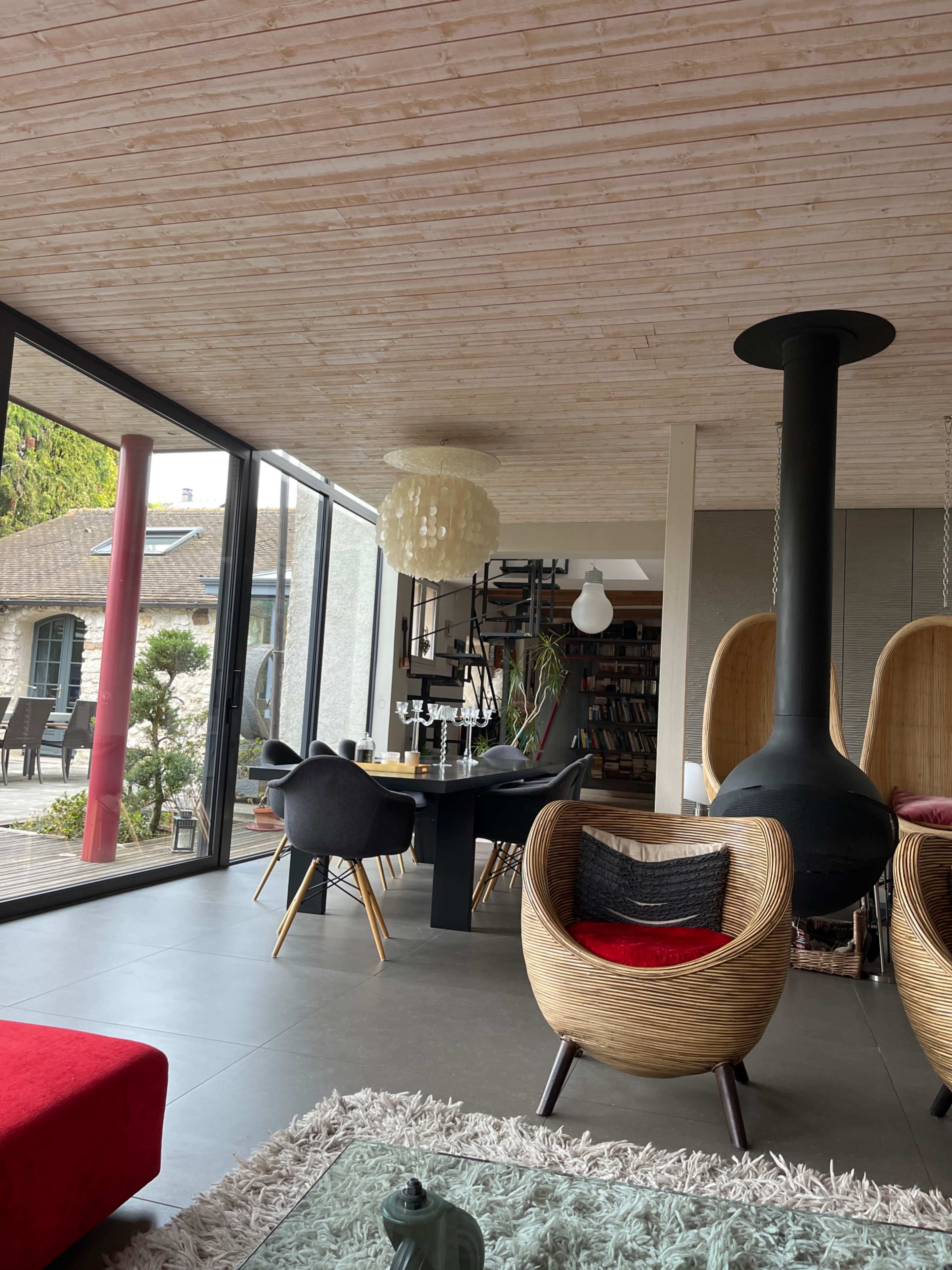 Longère contemporaine avec jardin et proche de Thoiry Image dans , Vert, 