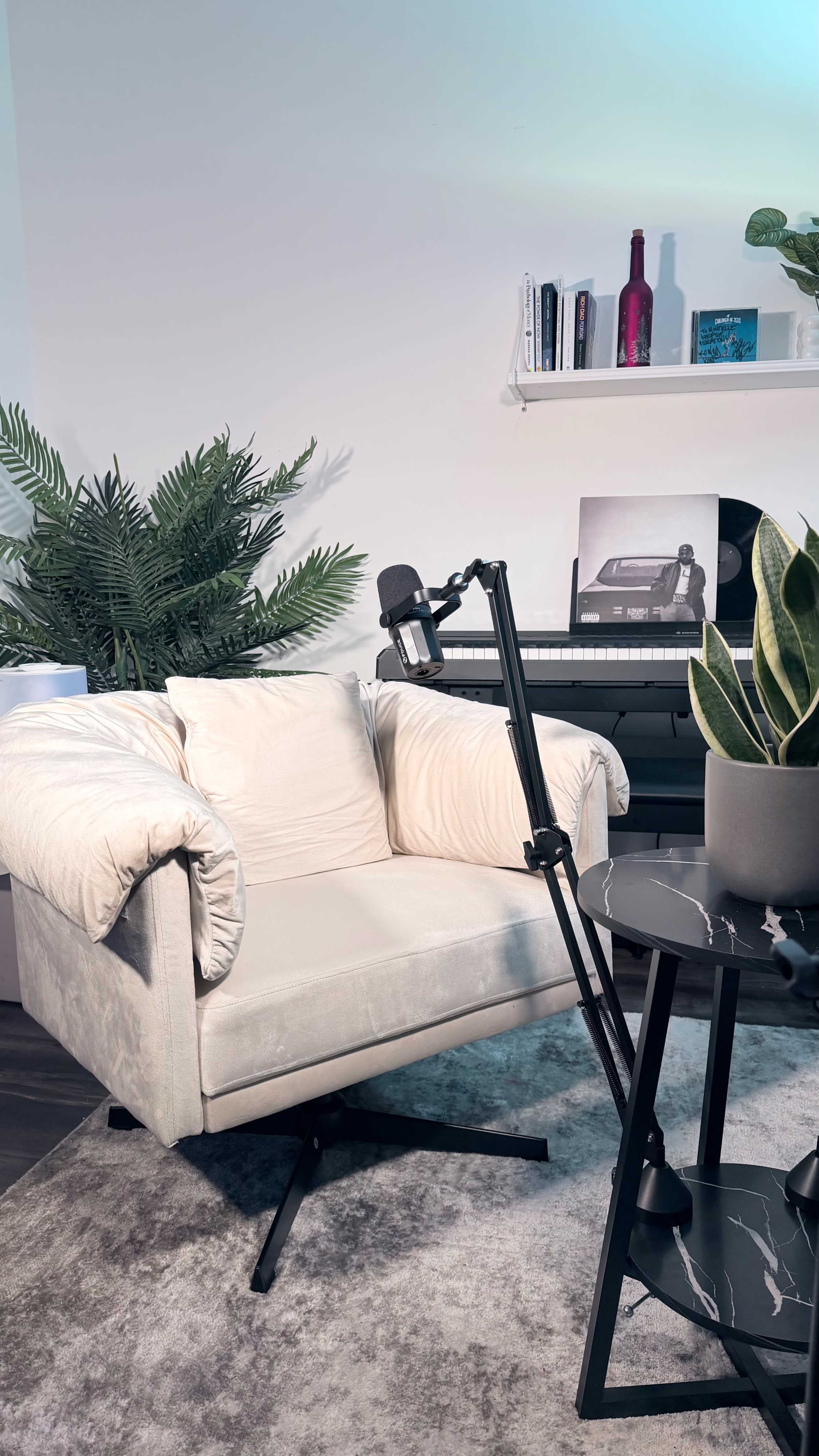 Modern Cosy Creative and Podcast Space in City Centre Image in Sheffield Old Town, Sheffeld, ENG