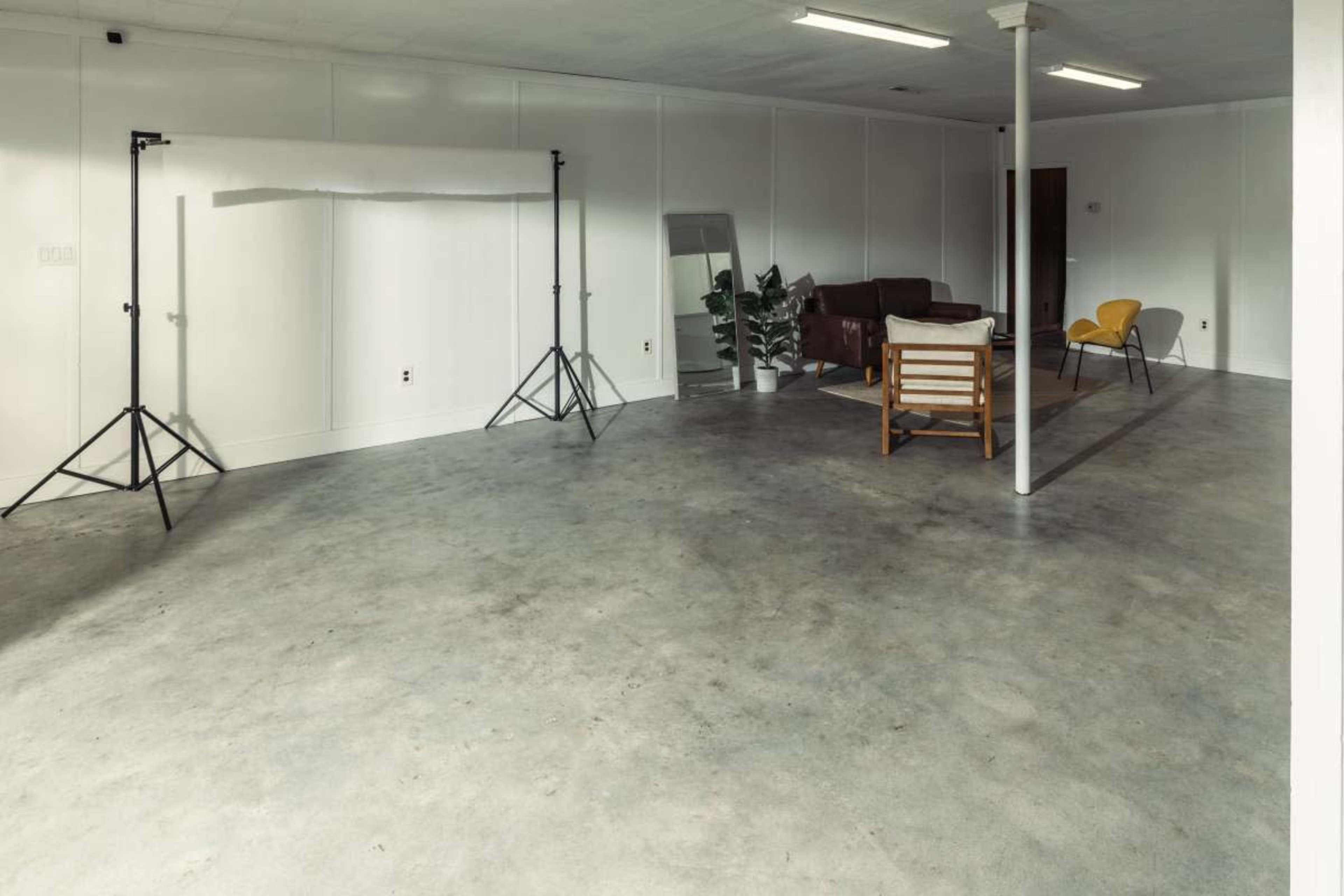 Open floor studio with natural lighting in urban area Image in North Charleston, North Charleston, SC