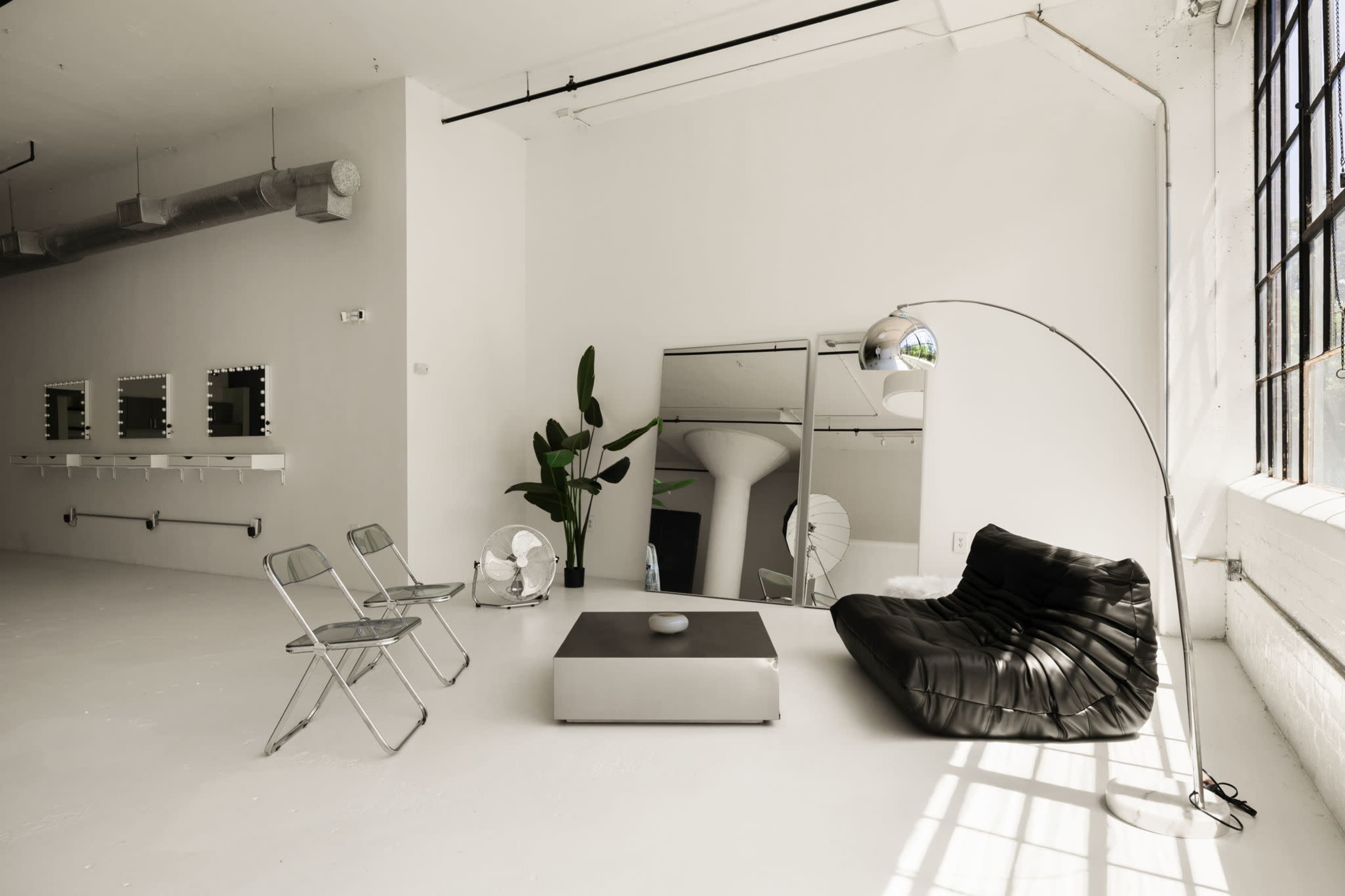 Beautiful Beltline Natural light Studio: Multi Set perfect for CONTENT CREATION Image in Poncey-Highland, Atlanta, GA