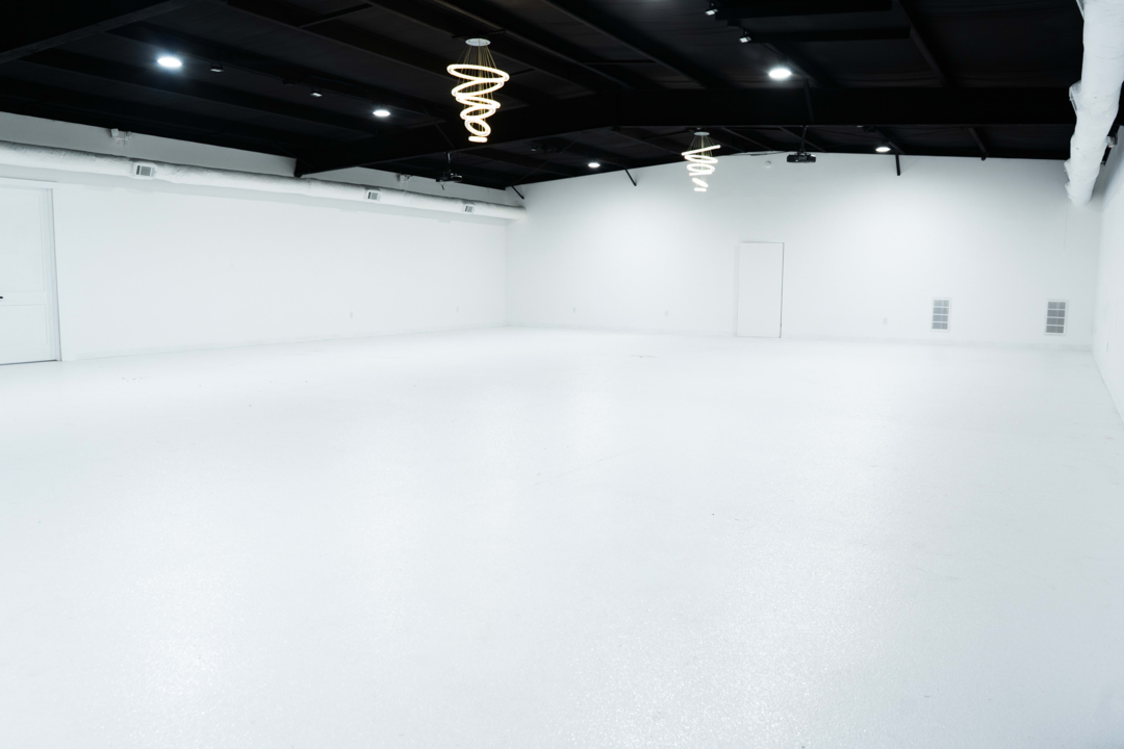 Modern Warehouse Event Space mins from Downtown - Room 1 Image in Second Ward, Houston, TX