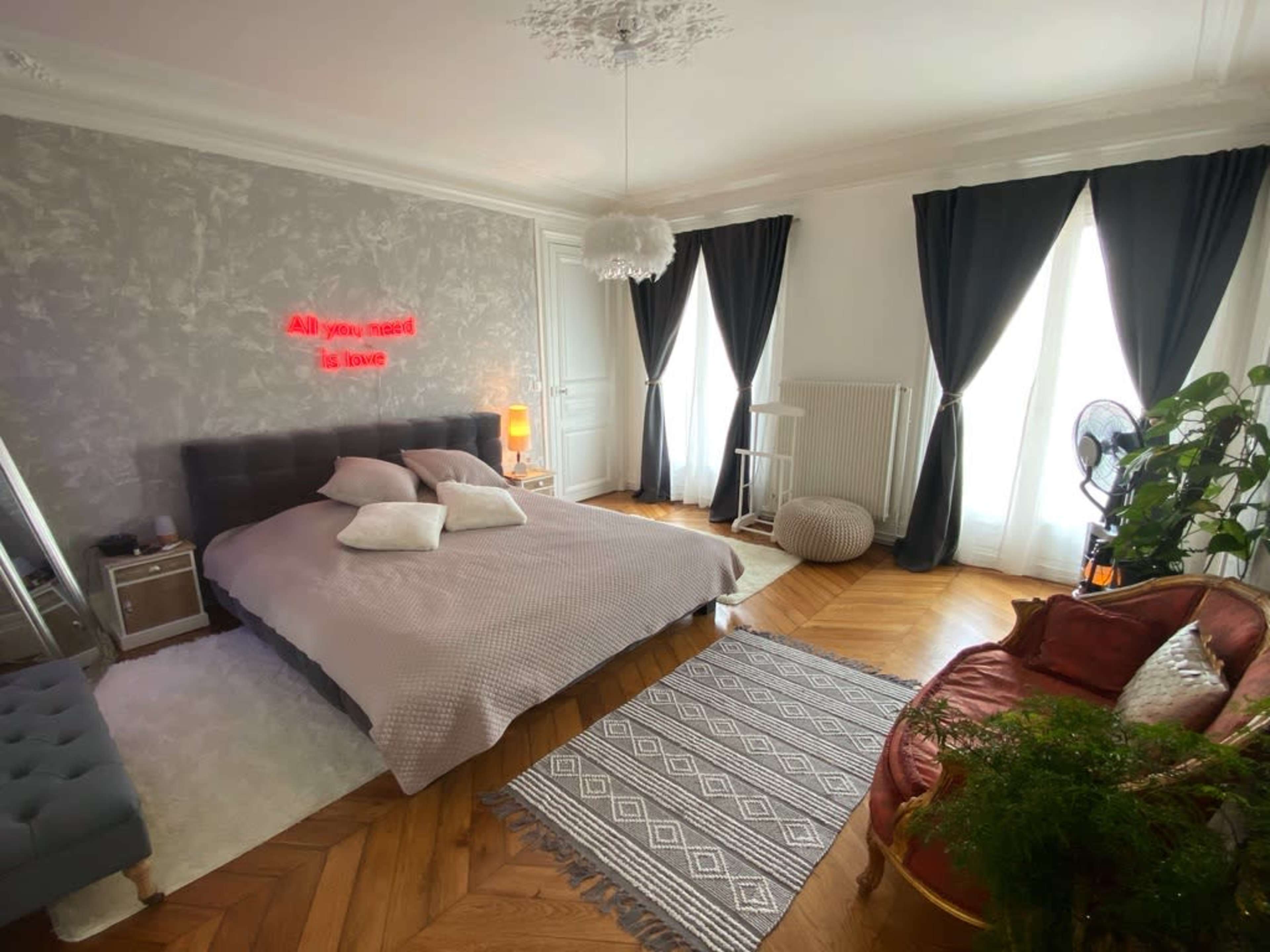 Appartement parisien vue imprenable pour shooting photos, espace co-working, réunions Image dans St Vincent de Paul, PARIS, 
