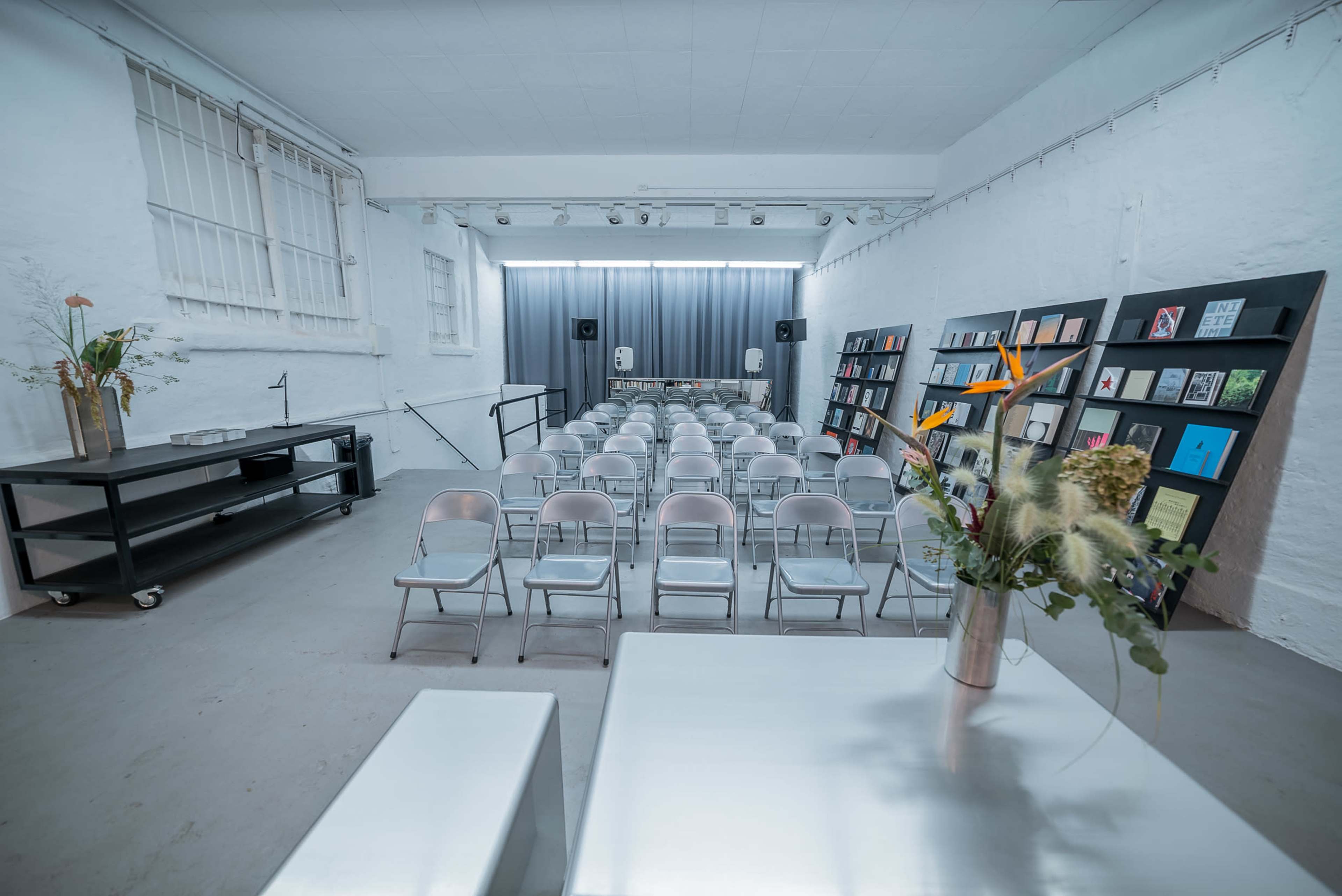 Eventlocation in der Innenstadt mit Bar und Designermobiliar Image in Düsseldorf-Stadtmitte, Düsseldorf