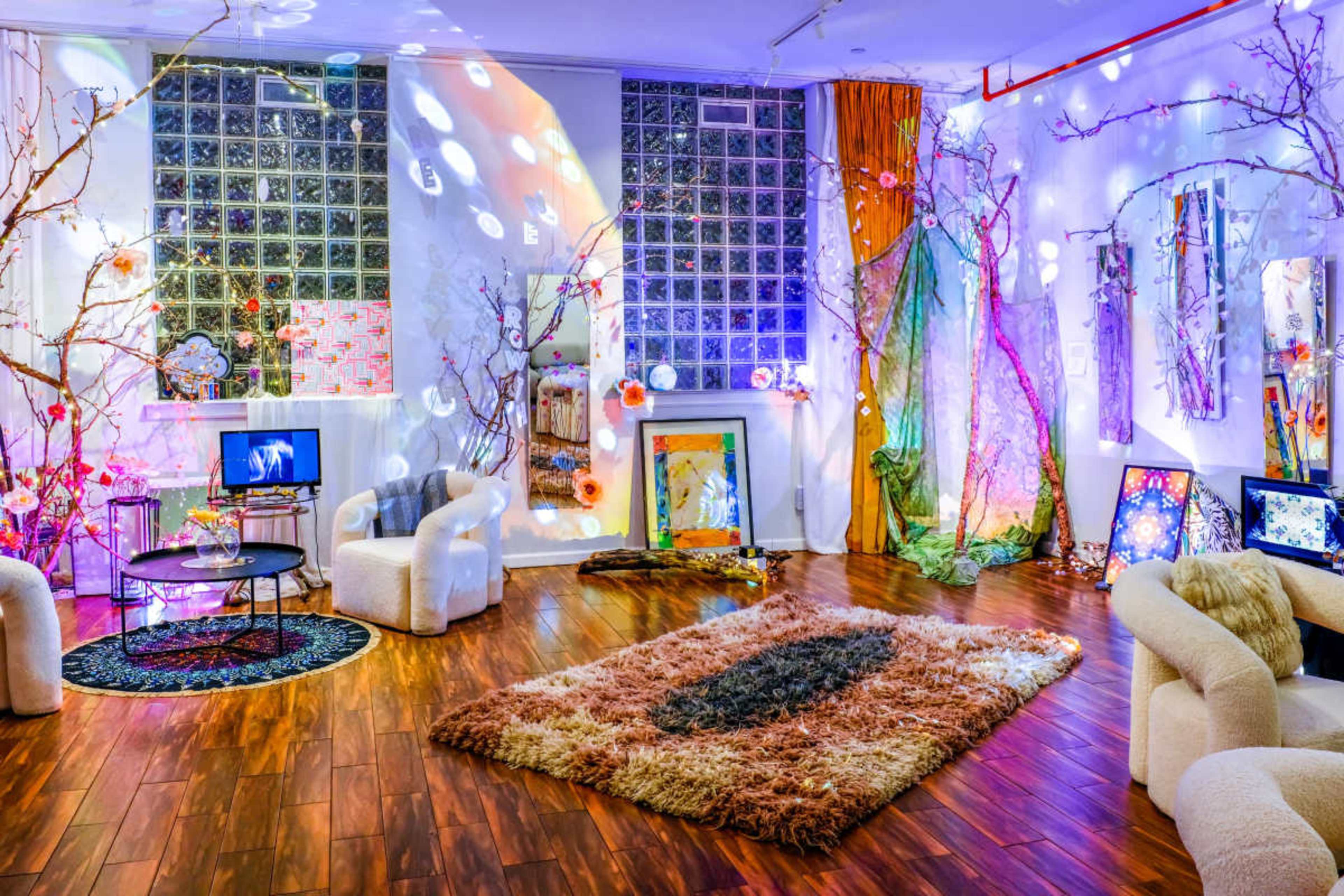 Huge Renovated Loft Space Available in LIC - 10 mins from Manhattan Image in Astoria, Long Island City, NY