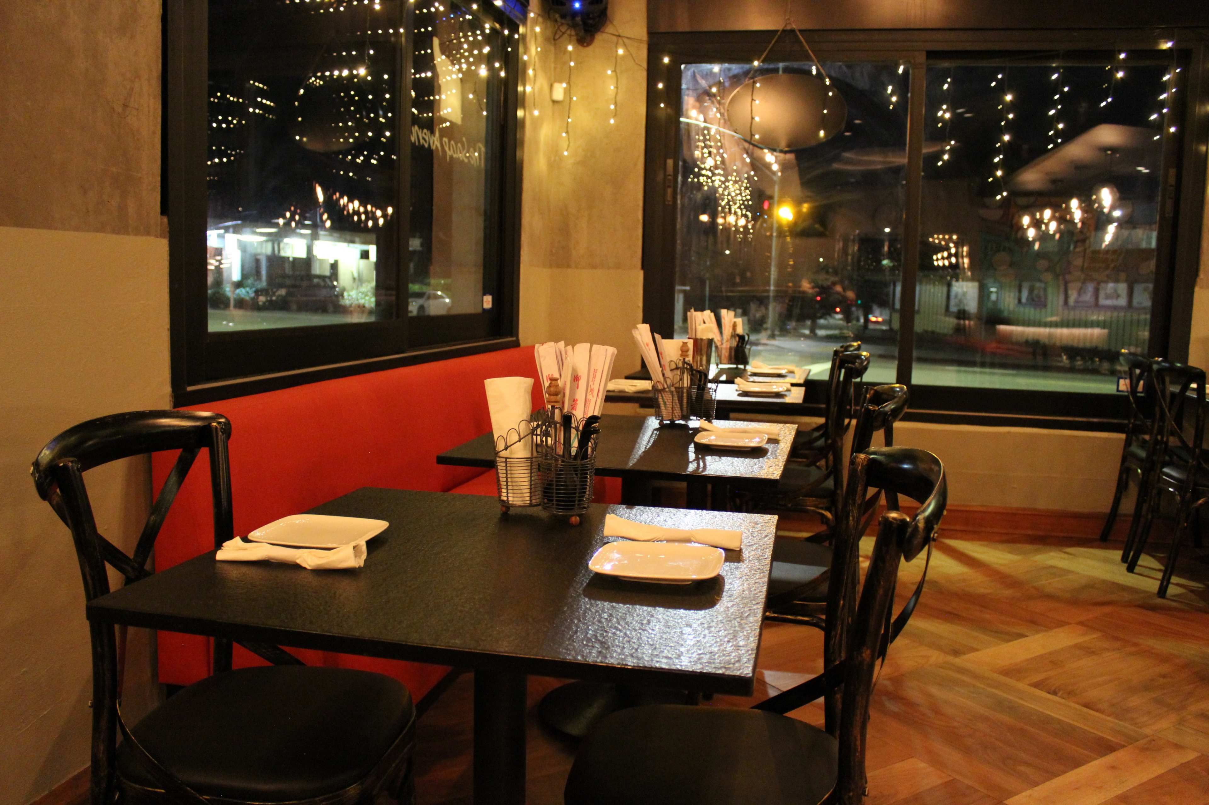 Elegant, Hip Restaurant/Bar with Great Lighting Image in Piedmont Avenue, Oakland, CA