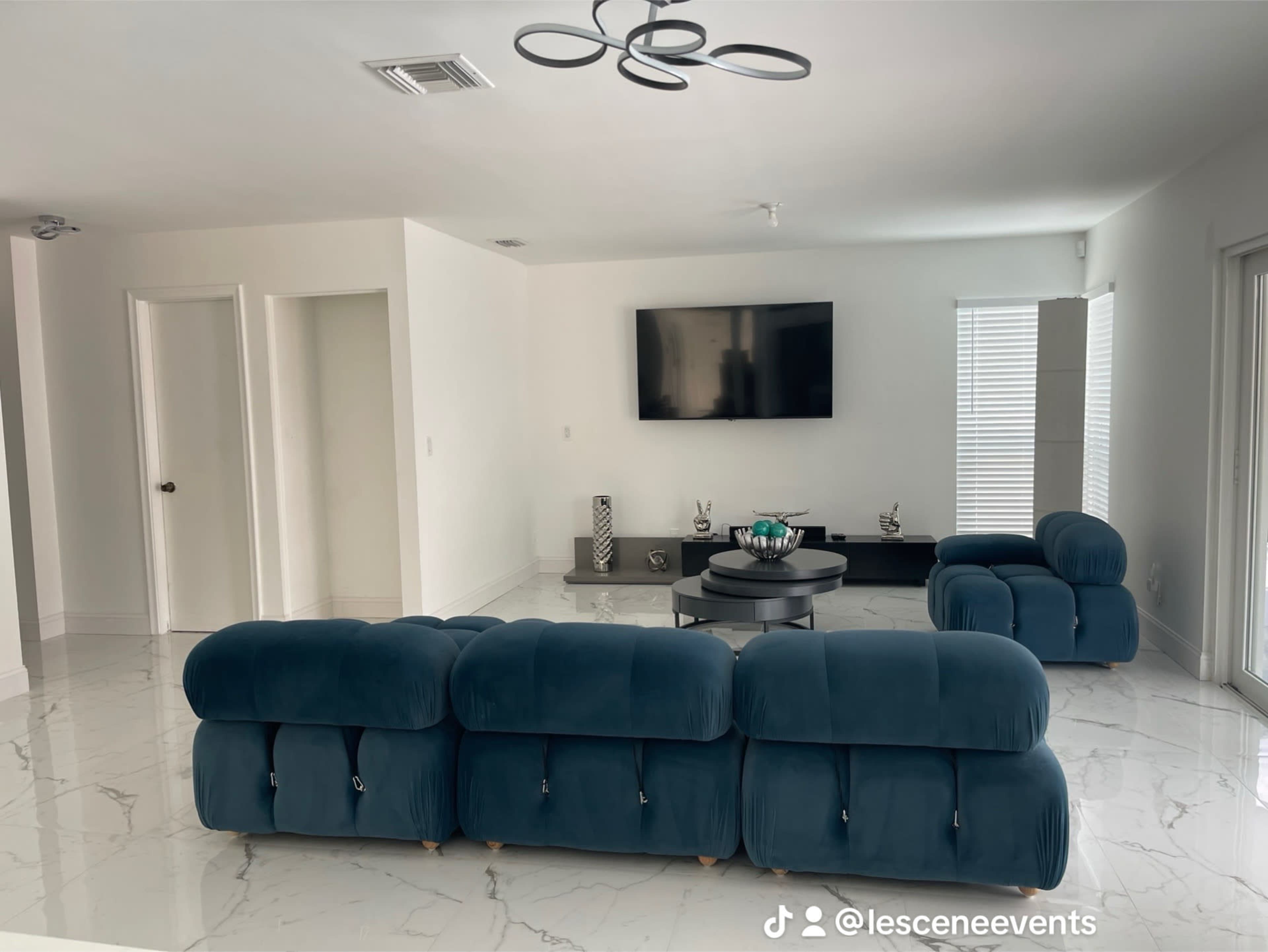 Private modern pool home Image in Lauderhill, Lauderhill, FL