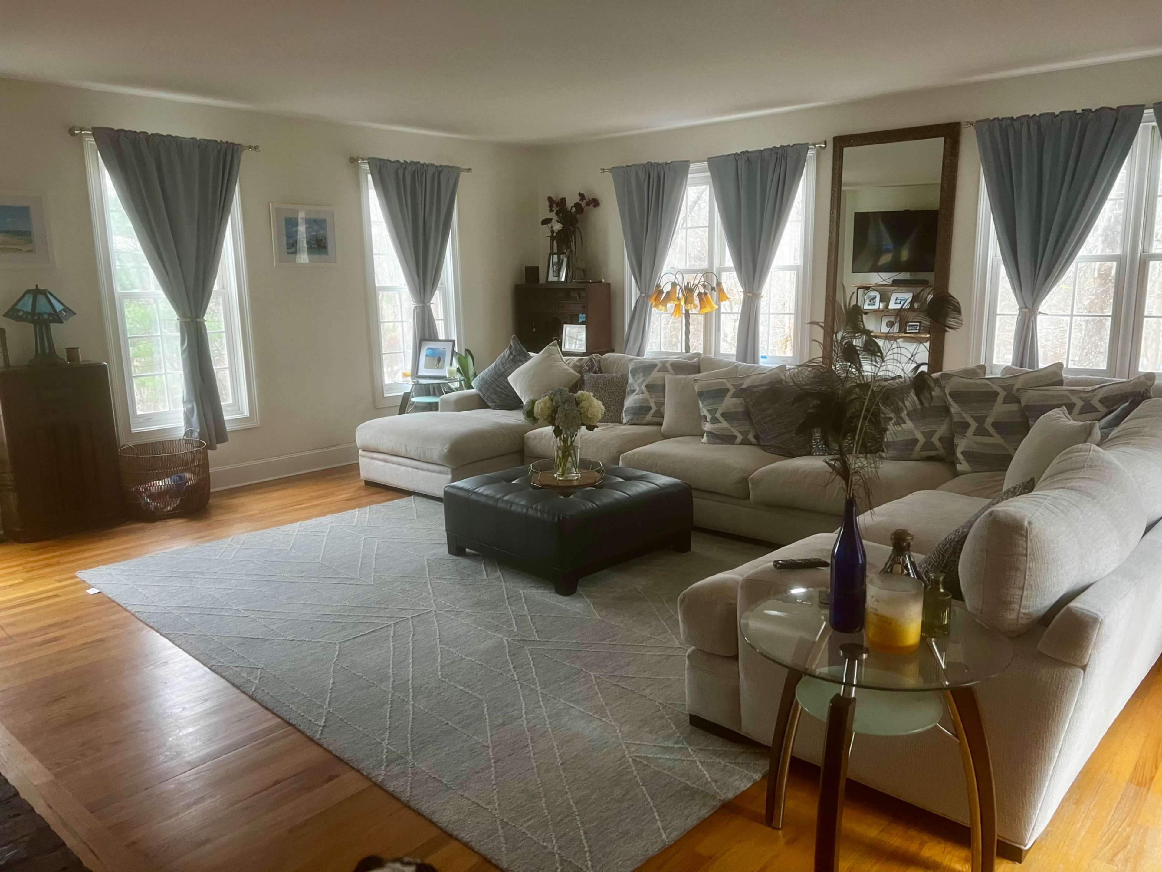 Beautiful 6 bedroom home in country setting only 90 minutes from NYC. Image in Sandy Hook, Sandy Hook, CT