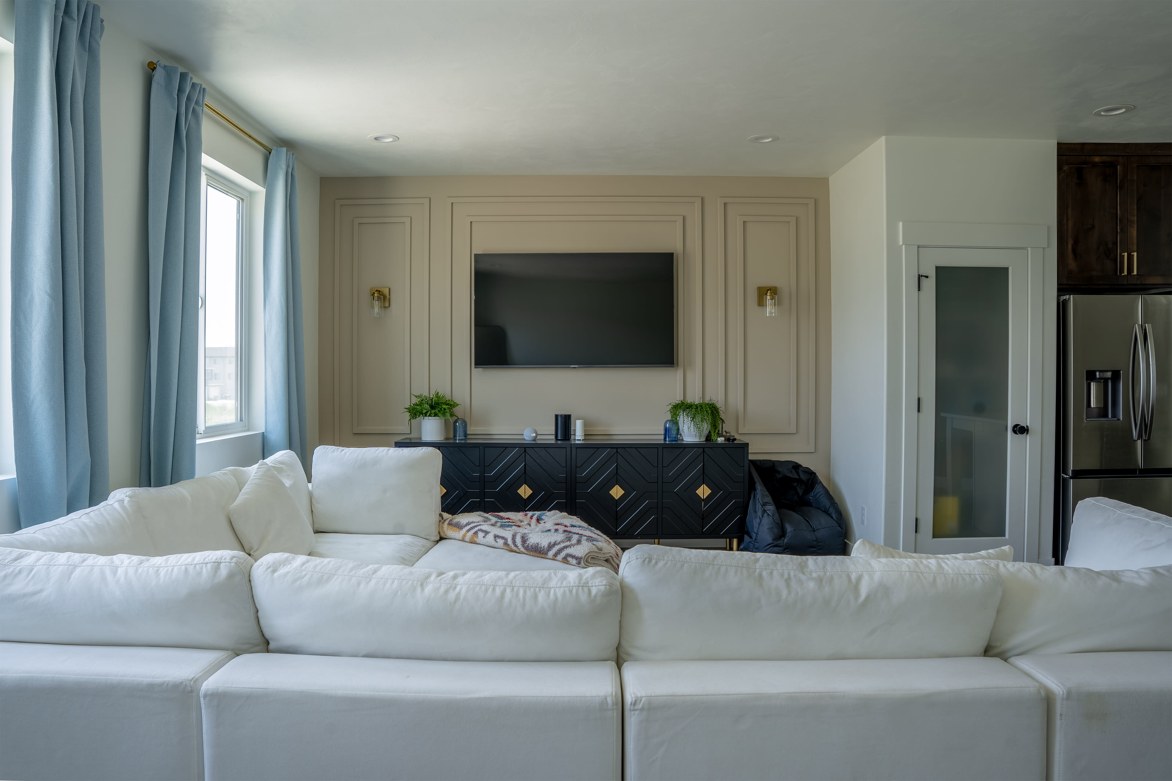 Modern Urban Townhome with Natural Light Image in American Fork, American Fork, UT