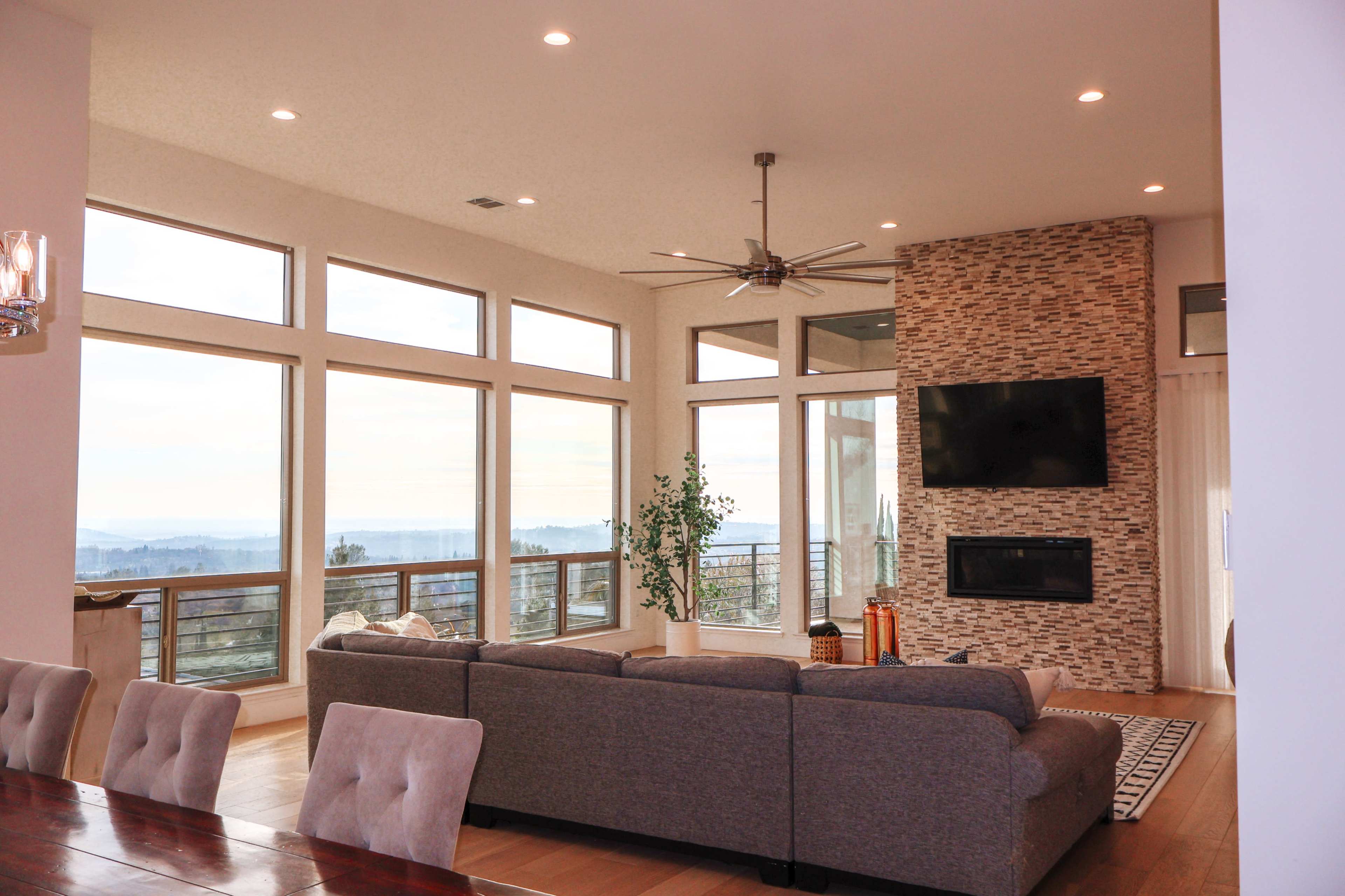 Modern Luxury with Stunning View Image in Shingle Springs, Shingle Springs, CA