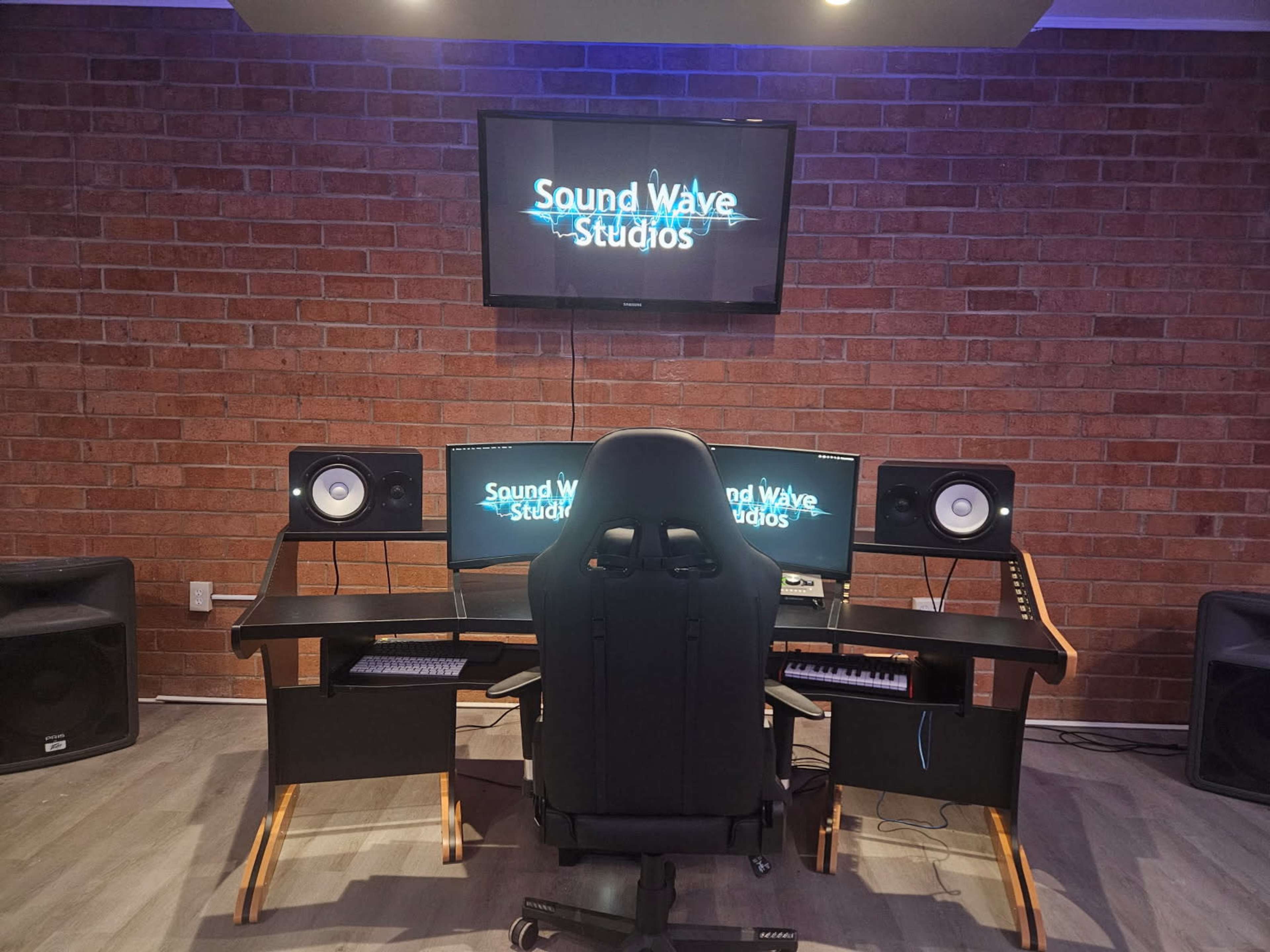 Modern Coliseum Area Recording Studio Image in Greensboro, Greensboro, NC