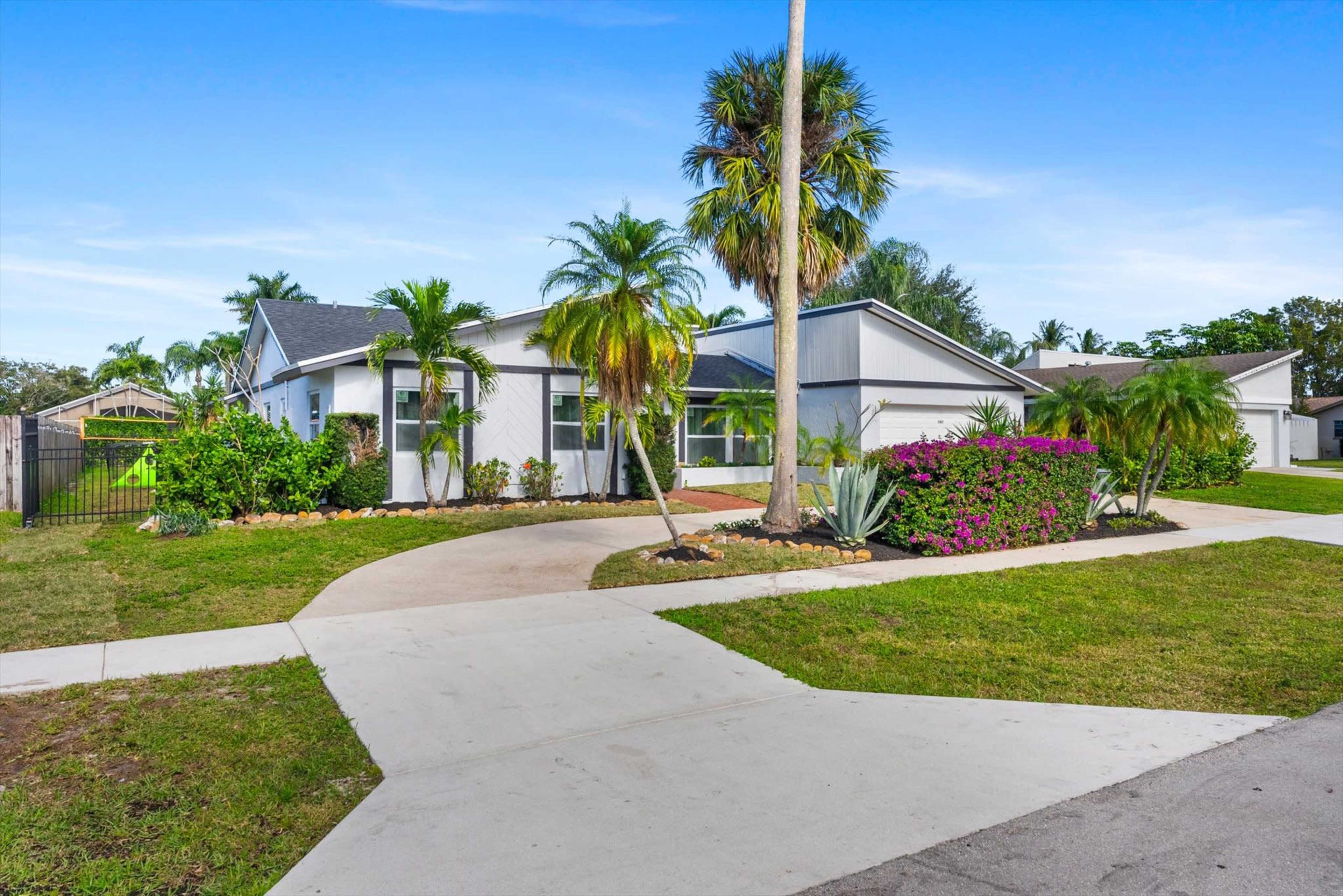 5-bedroom Equestrian Home with Heated Pool Image in Wellington, Wellington, FL