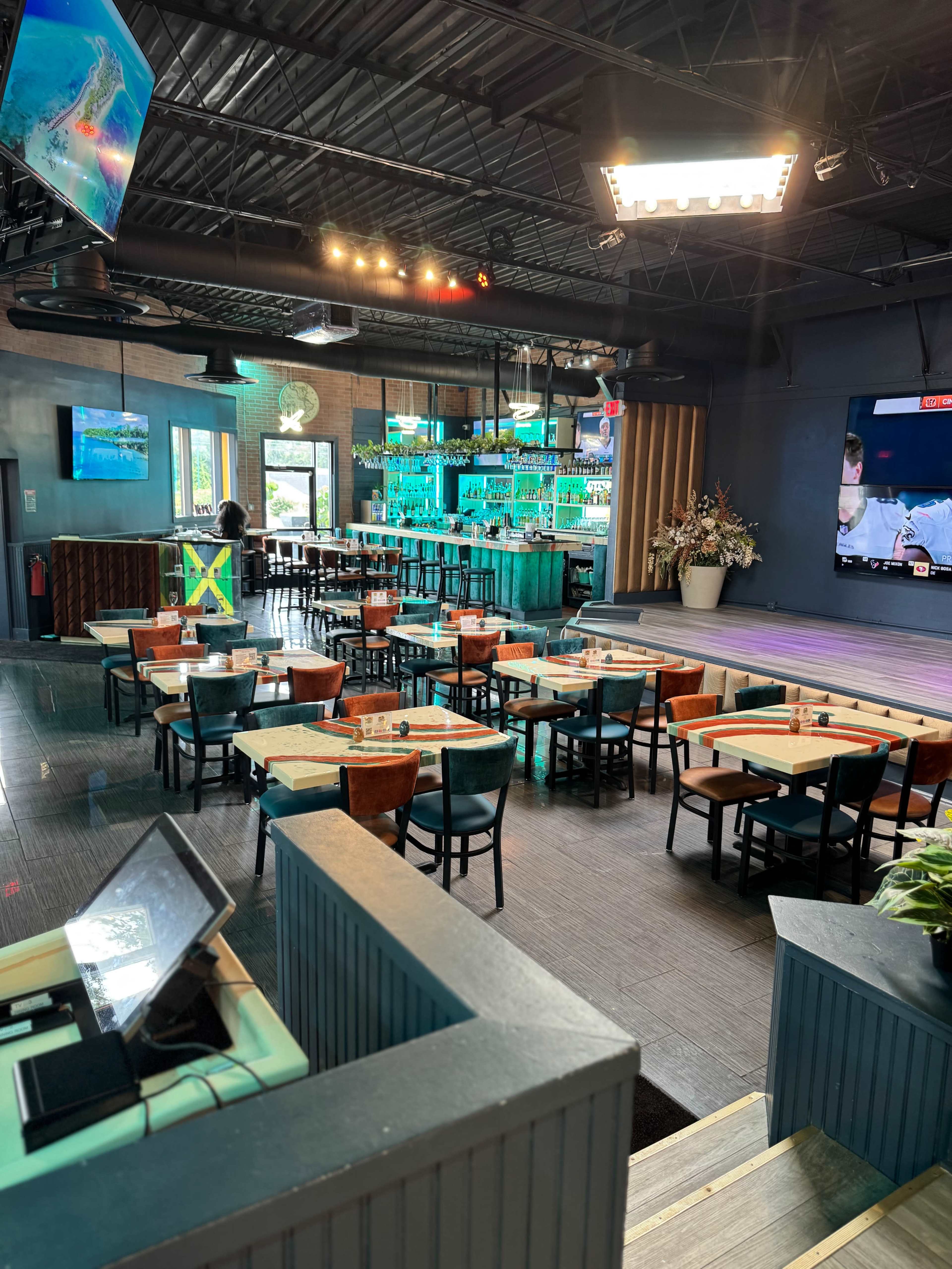 Large Modern Restaurant with Flexible Seating & Large Patio w/Patio Bar Image in Morrow, Morrow, GA