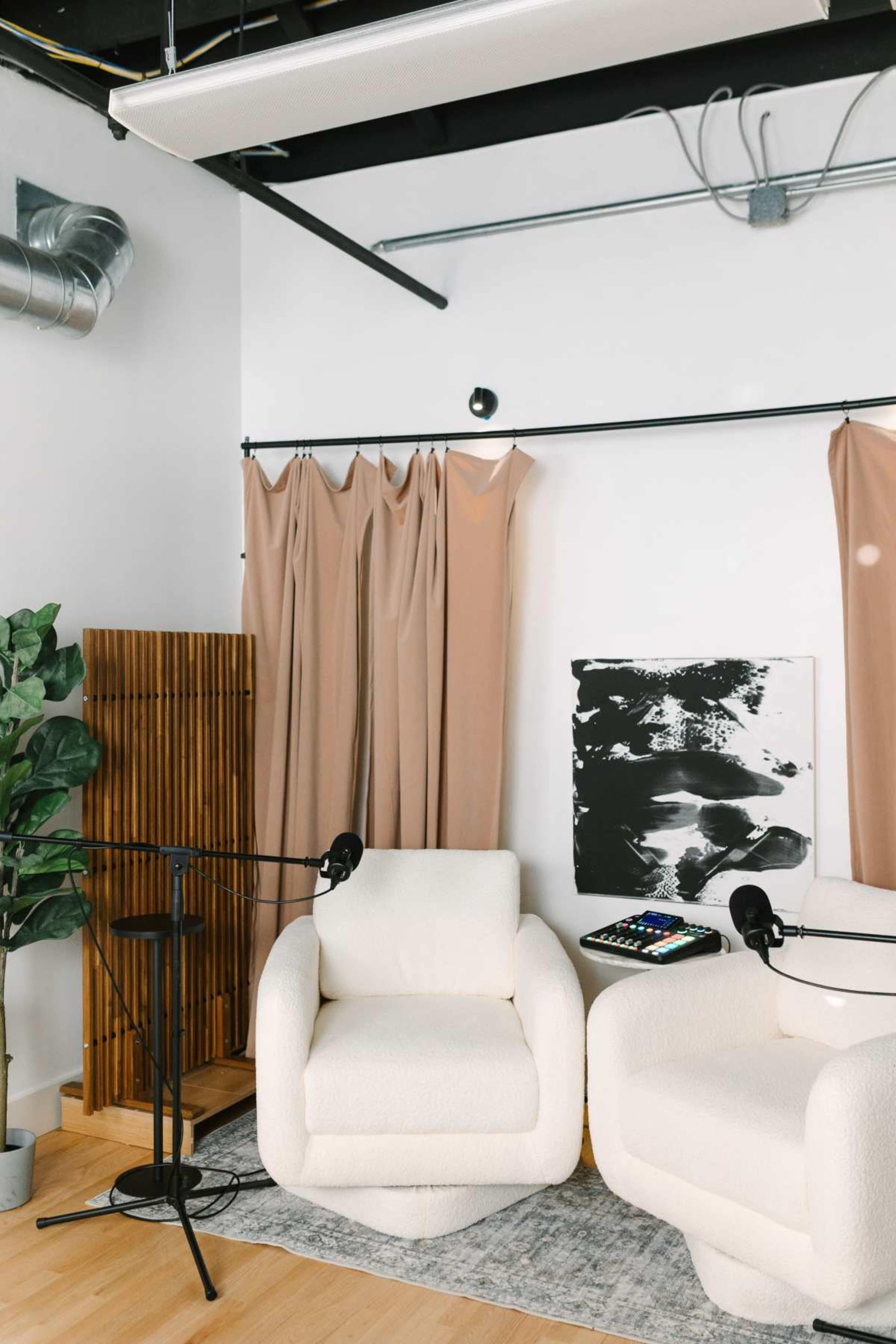 Aesthetic Content Studio for Podcasts, Meetings, Photoshoots Image in Ann Arbor, Ann Arbor, MI