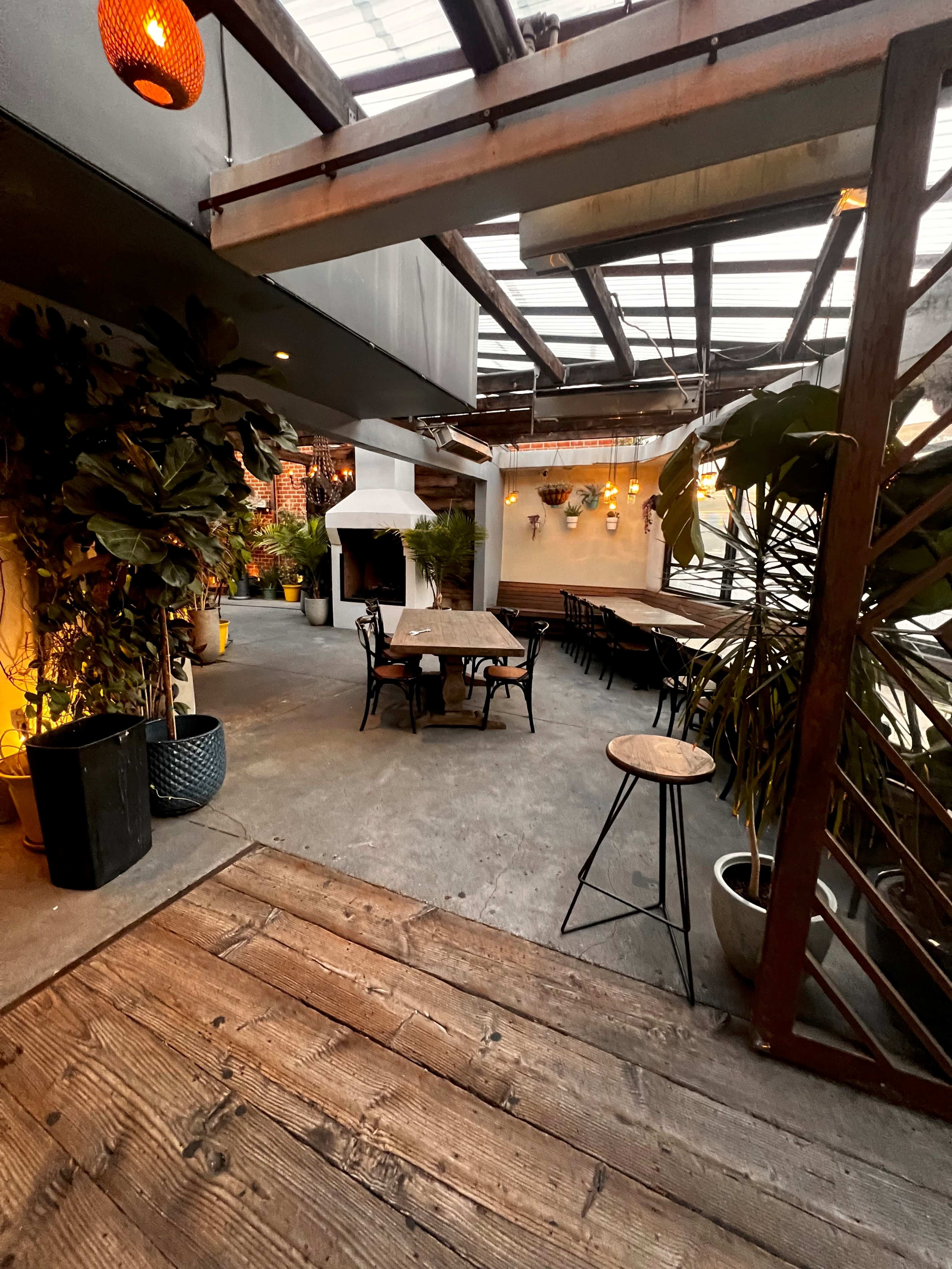 Hollywood, Bar, fireplace patio, restaurant Image in Hollywood, Los Angeles, CA