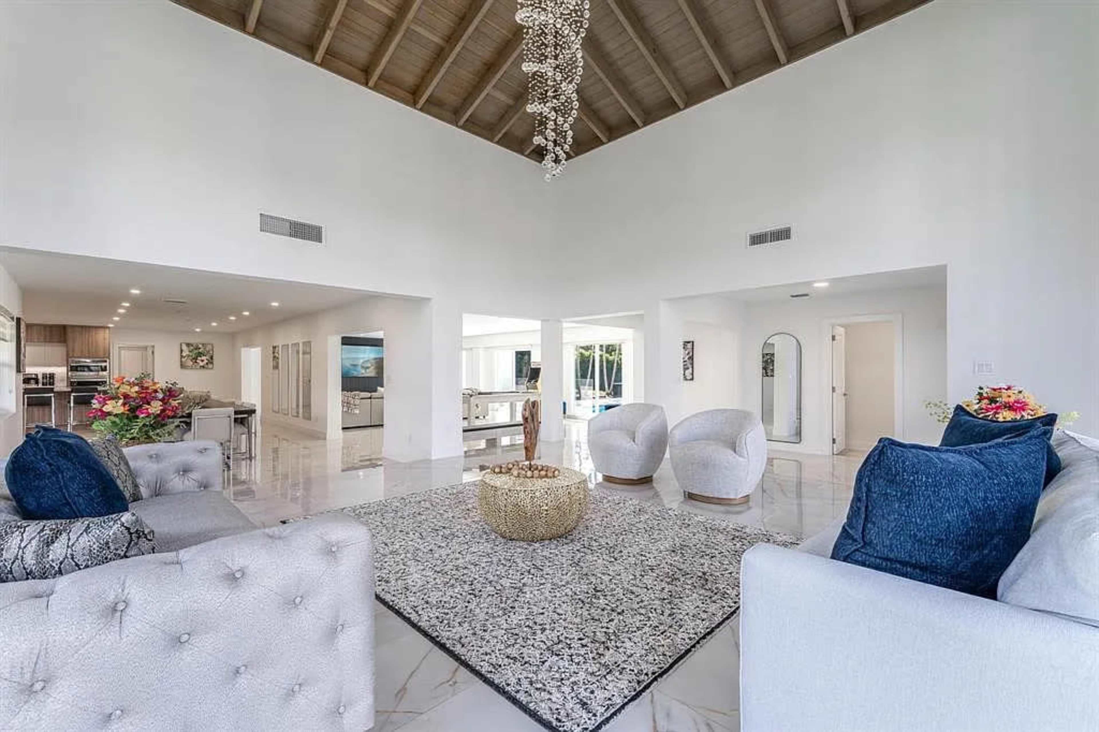 Large Luxury House with tons of Natural Light Image in Palmetto Bay, Palmetto Bay, FL