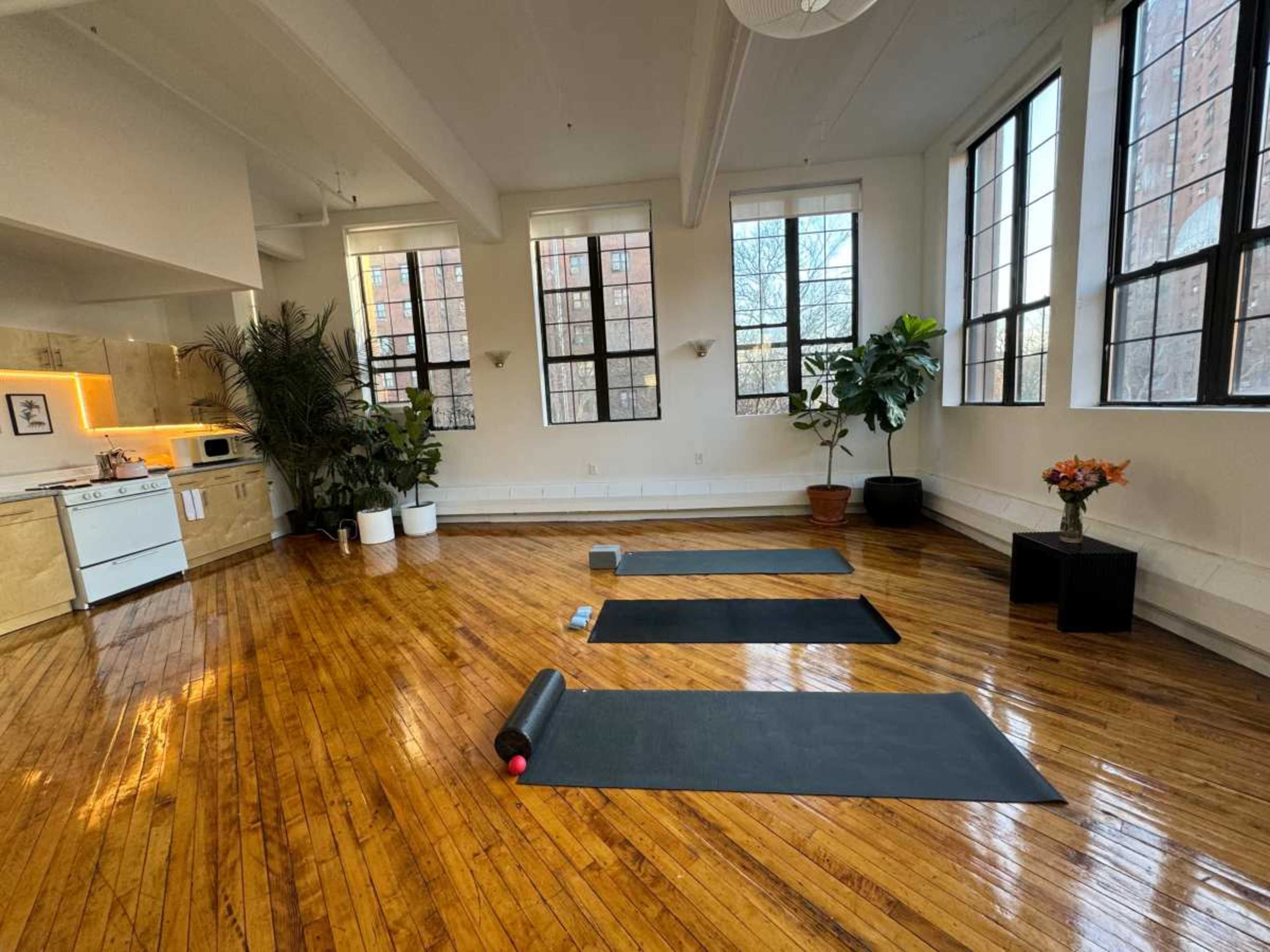 Classic Corner Brooklyn Loft - Meetings Image in Bedford-Stuyvesant, Brooklyn, NY