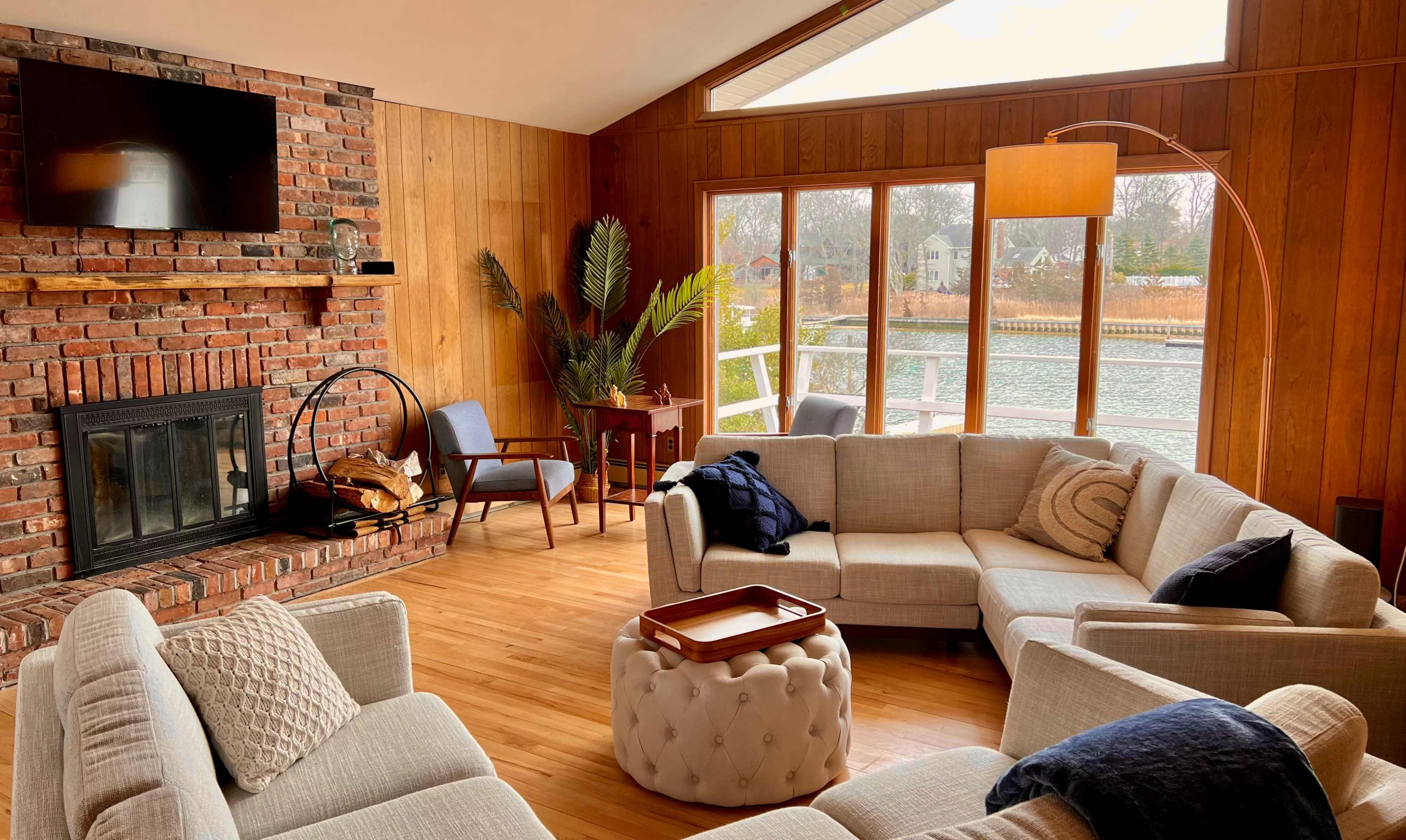 Waterfront Home in the Hamptons Image in Southampton, Hampton Bays, NY