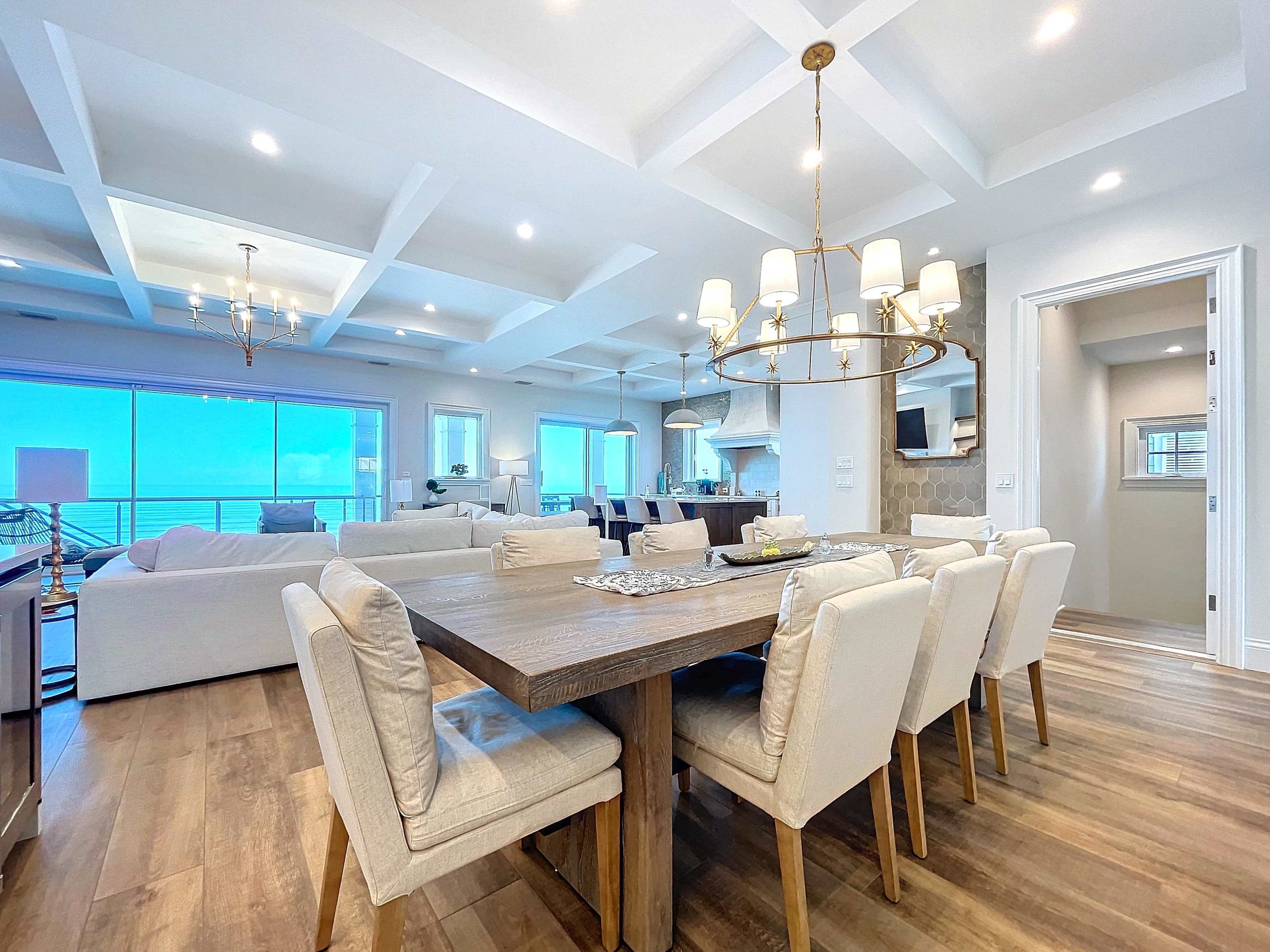 Work & Relax in Style – Treasure Island Luxury Beachfront Retreat Image in Sunset Beach, Treasure Island, FL