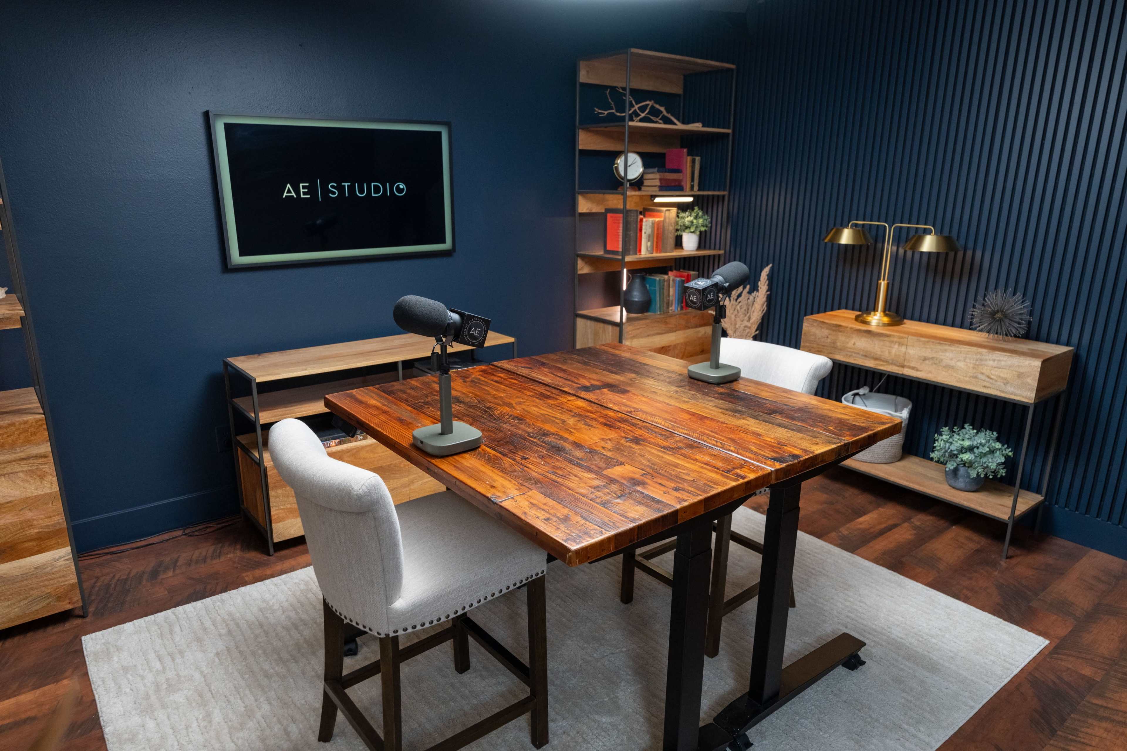 Content Creation Studio - Downtown - Podcast/Video/Photo - Various Lighting Options INCLUDED Image in Treemont, Austin, TX