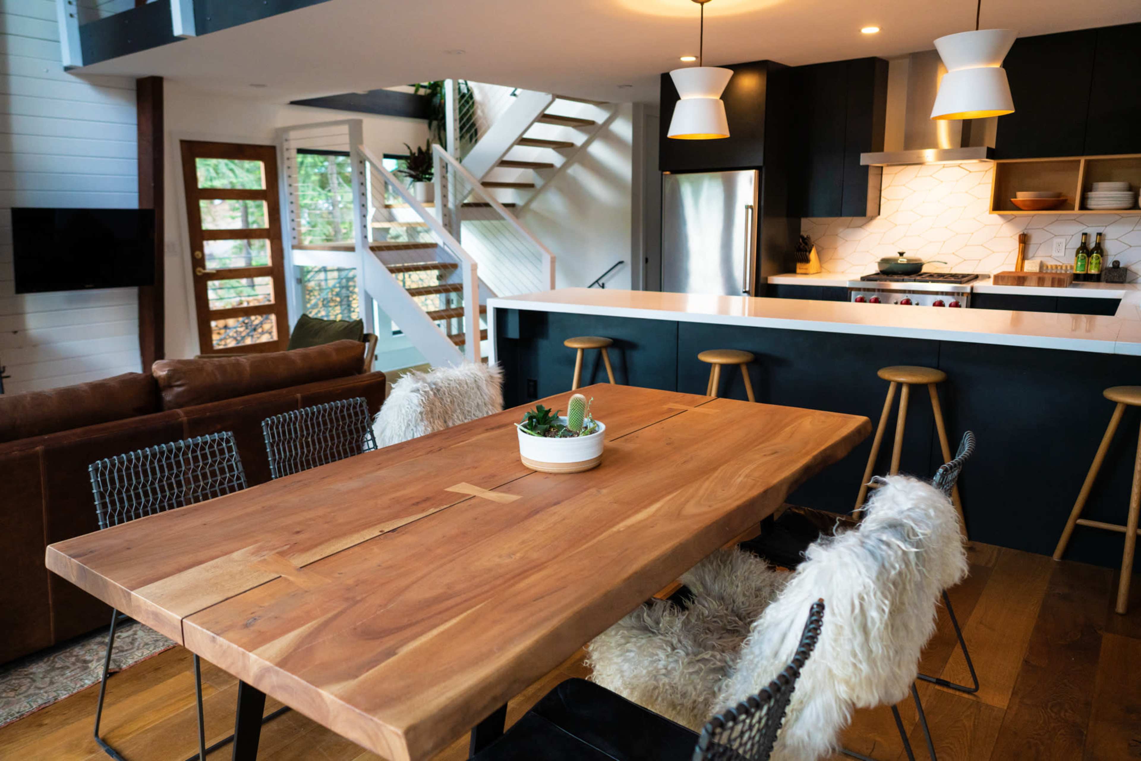 Blackhouse Hideaway Luxury Forest Escape + Hot Tub Image in Truckee, Truckee, CA