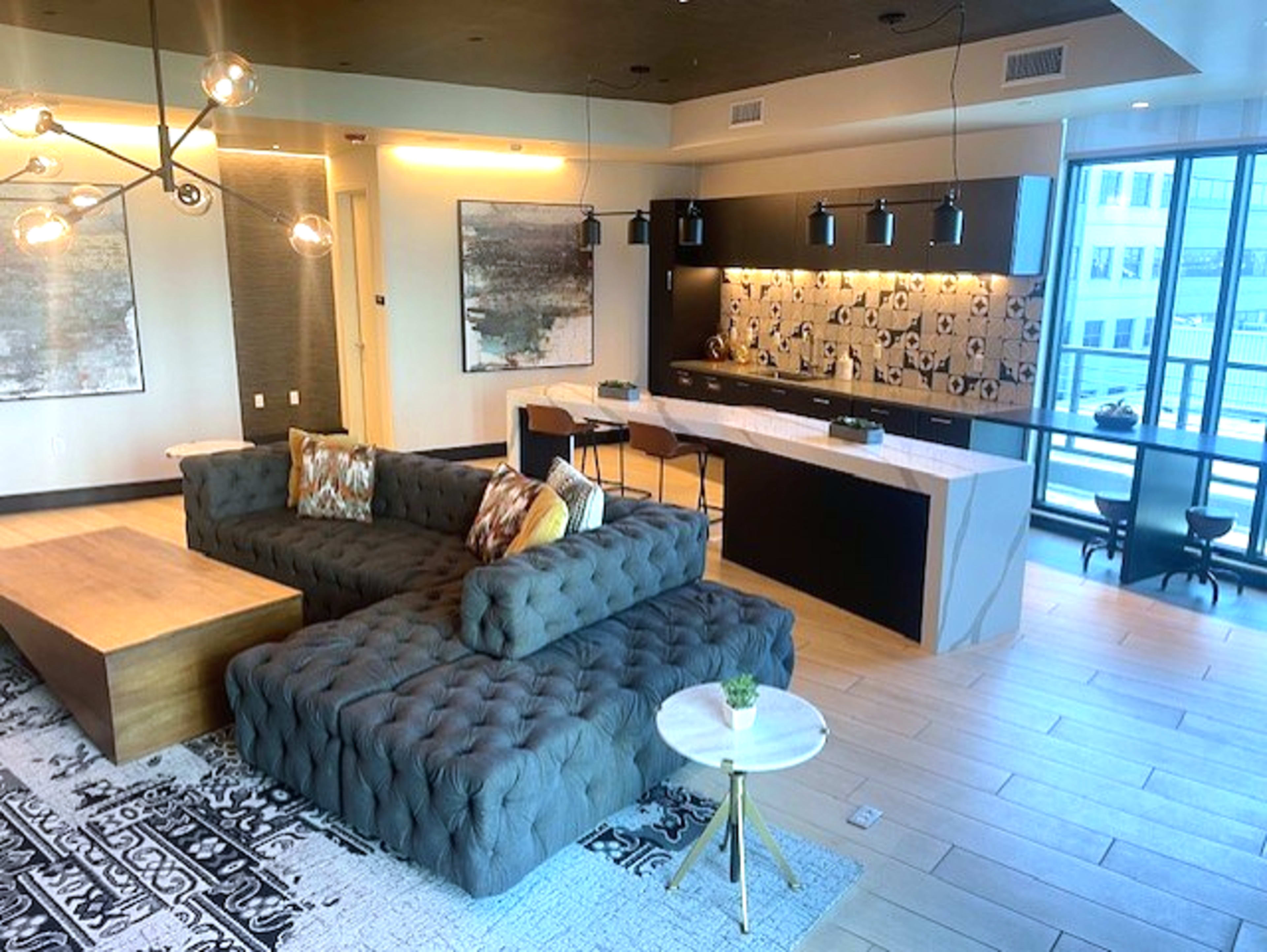 Modern lounge with natural sunlight Image in Emeryville, Emeryville, CA