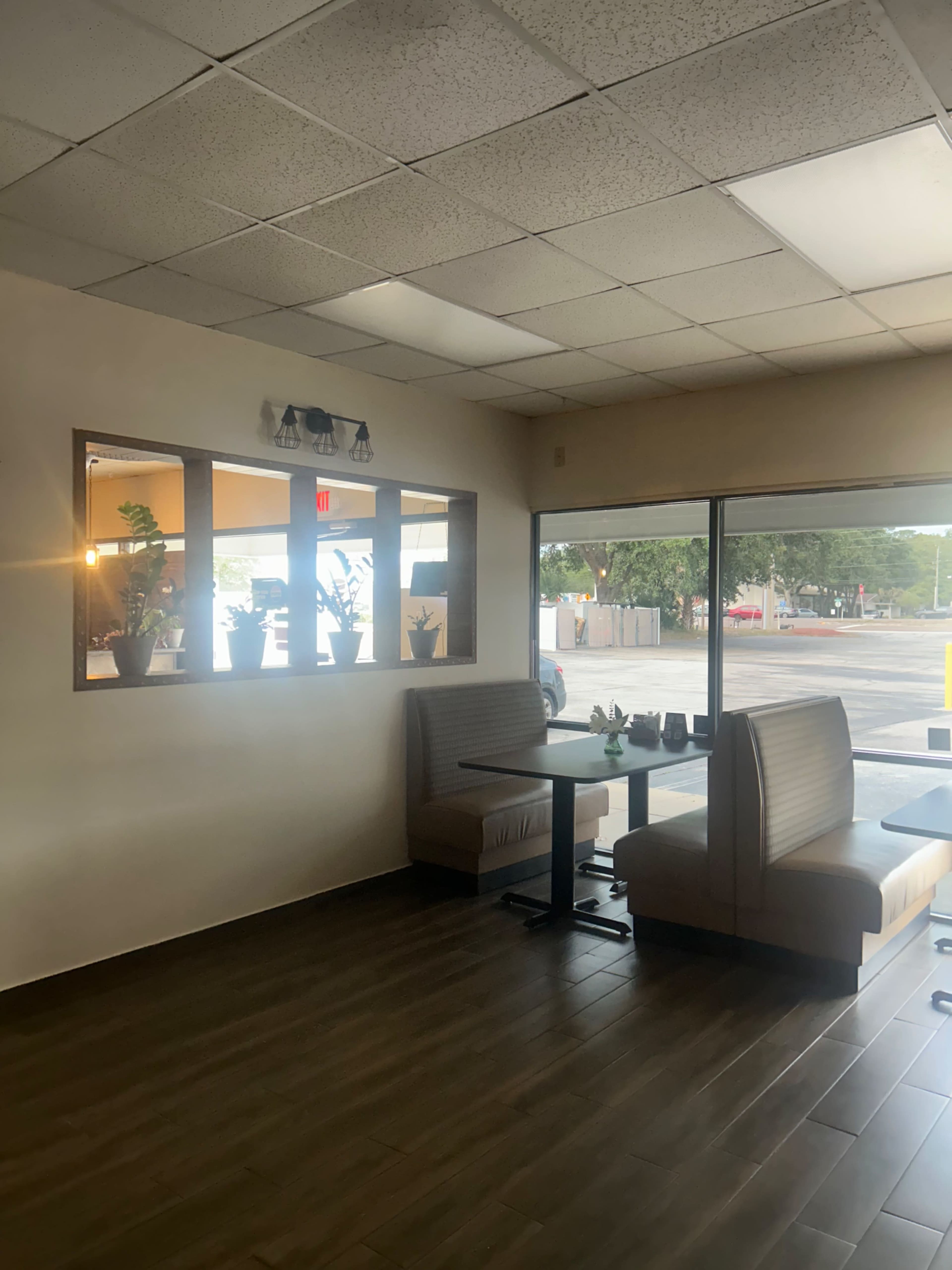 Cozy Urban Meeting Space in a Quiet Jacksonville Plaza Image in Holiday Hill, Jax, FL