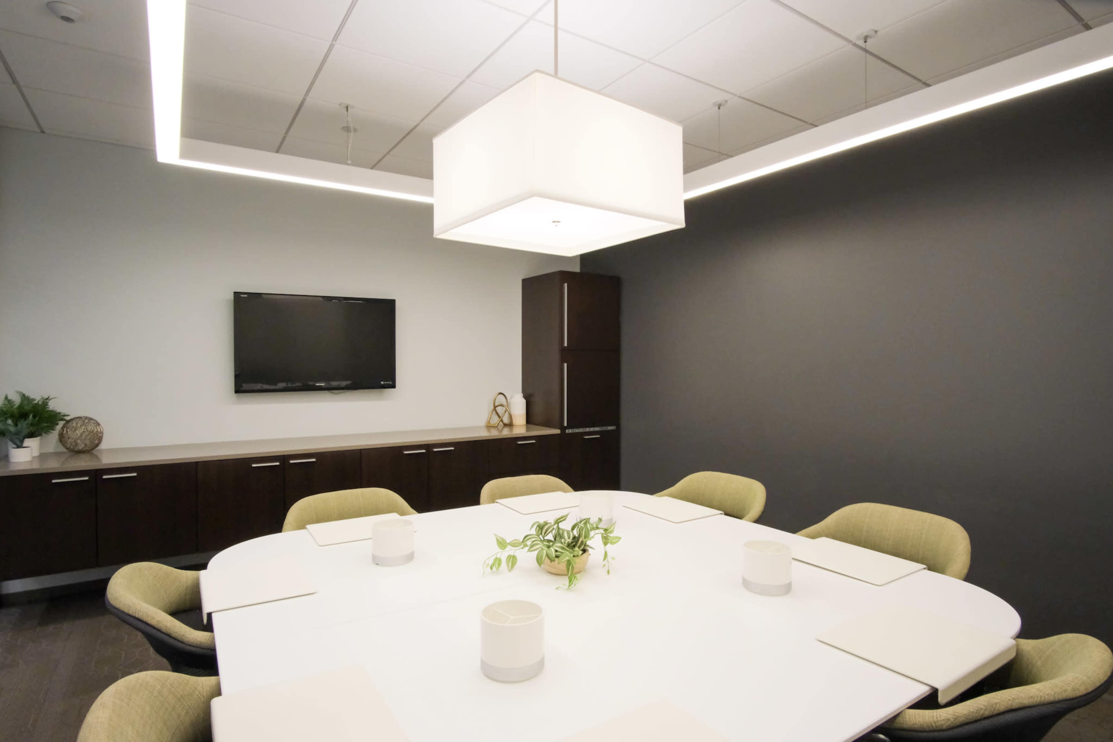 Executive Huddle Room Image in Schaumburg Township, Schaumburg, IL