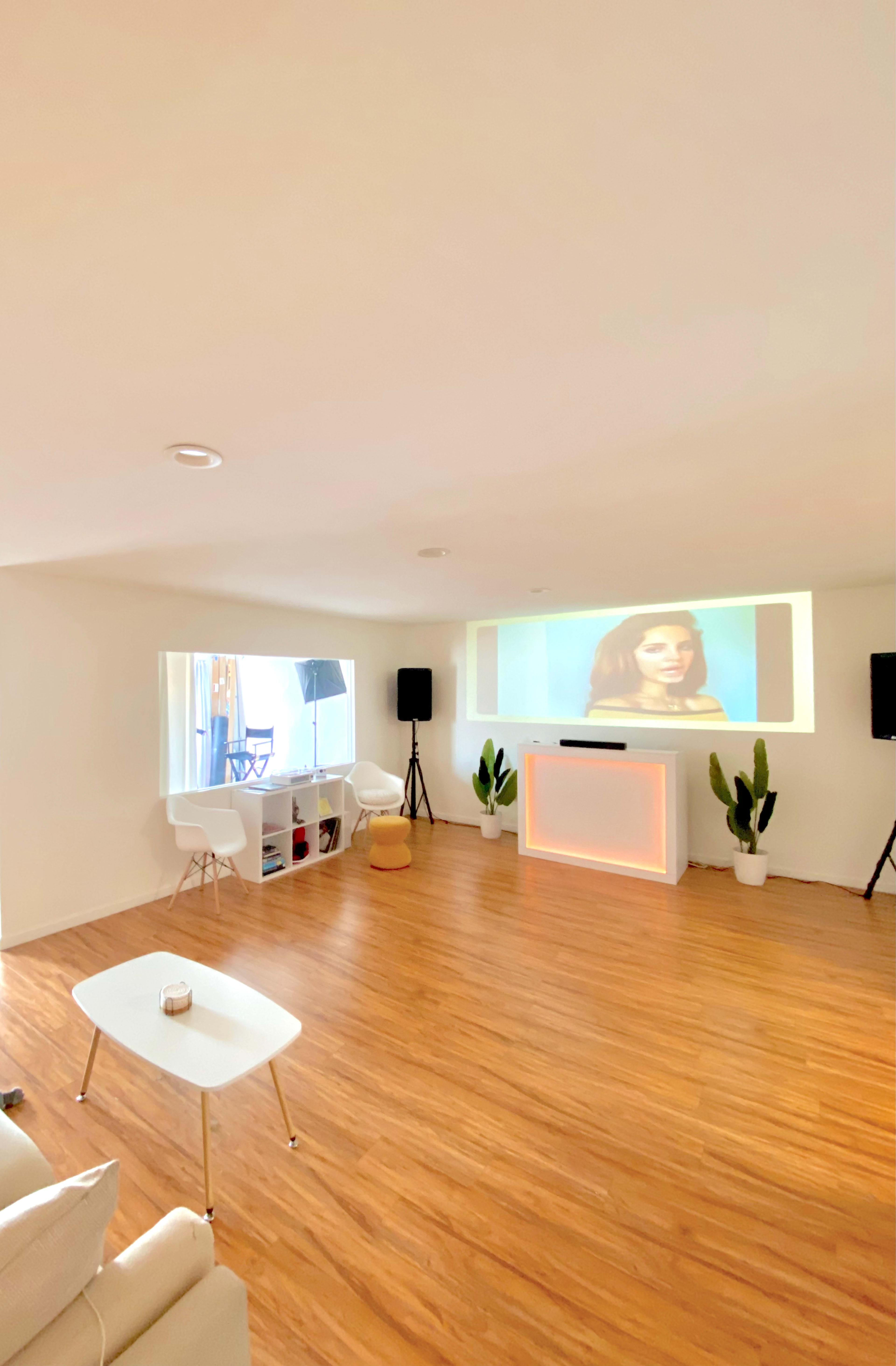 Creative Flexible Workspace Image in Central LA, Los Angeles, CA