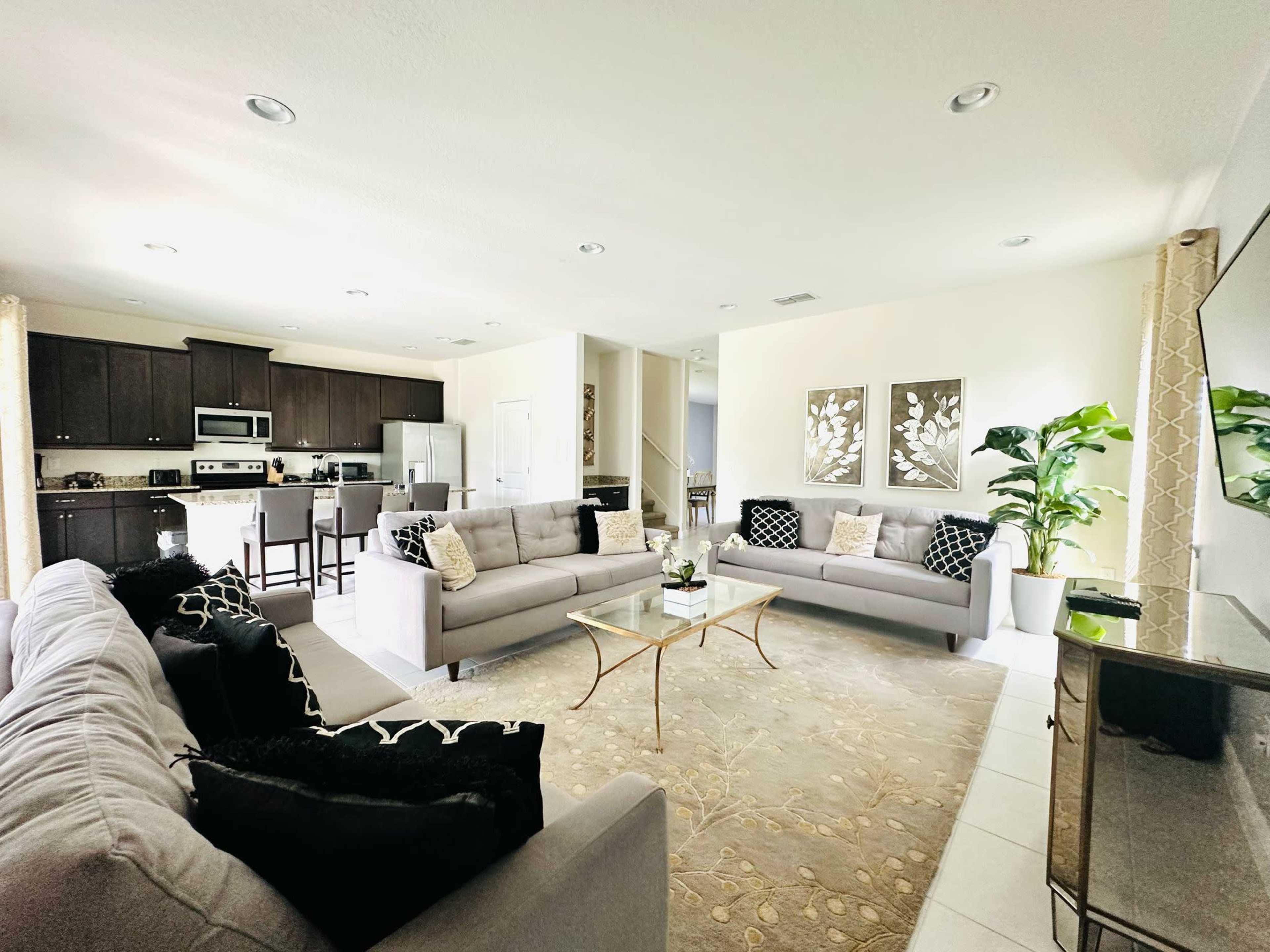 Spacious Green House Image in Four Corners, Kissimmee, FL
