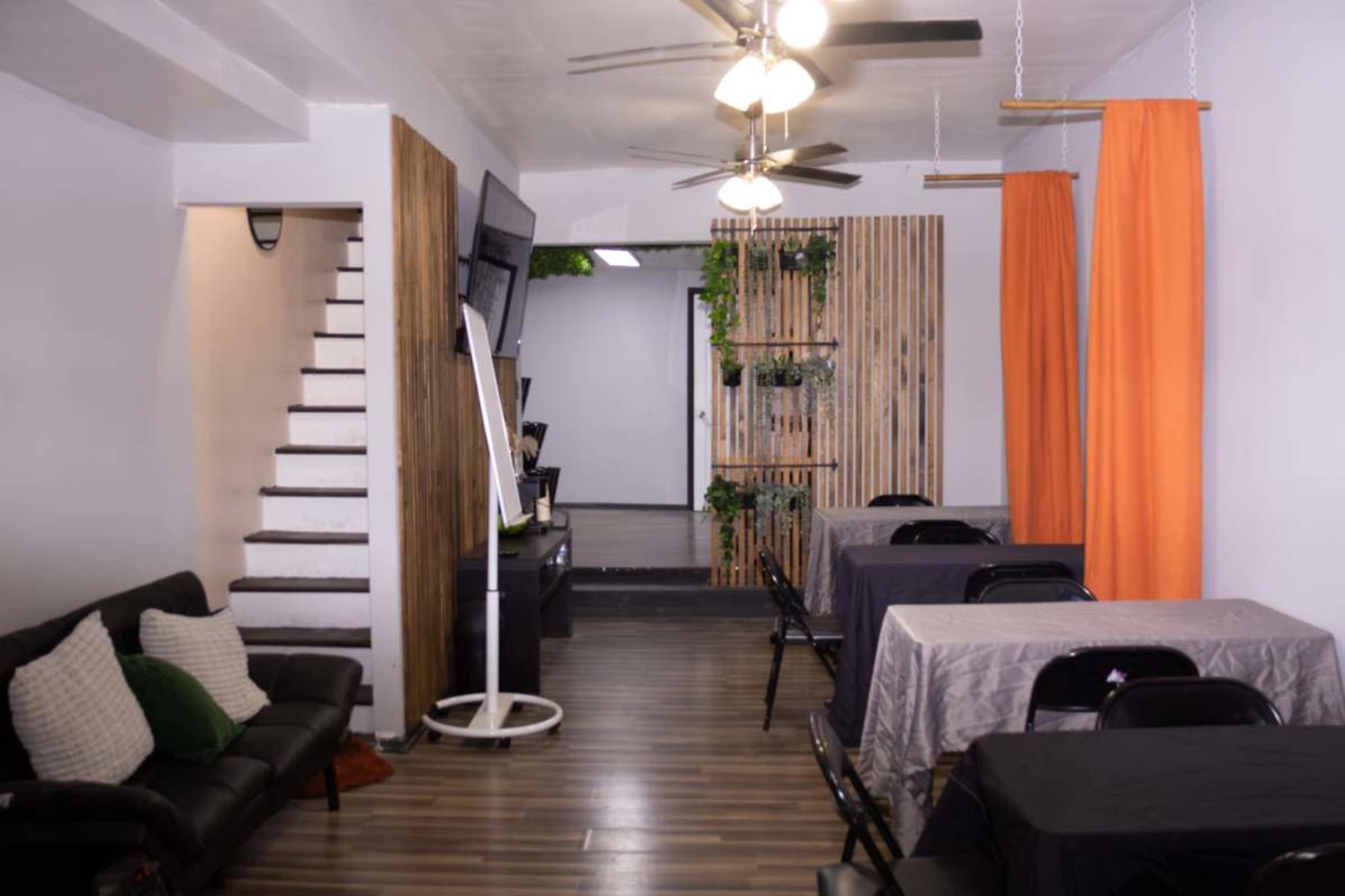 N. 5th St. - Modern Meeting Space for Rent Image in Upper North Philadelphia, Philadelphia, PA