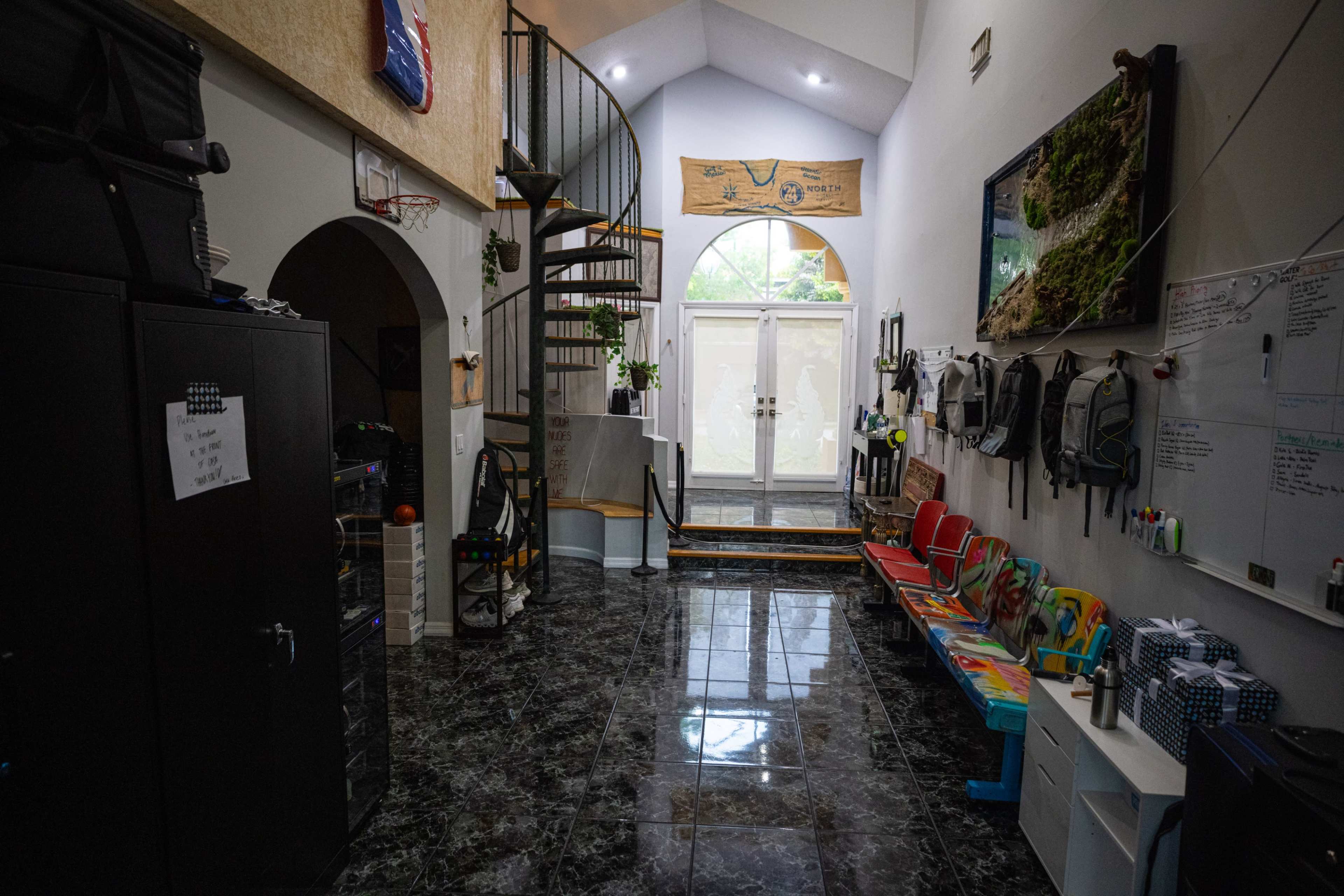 Large Unique Lofted Suburban House and Backyard Jungle Oasis Image in South Miami, Miami, FL