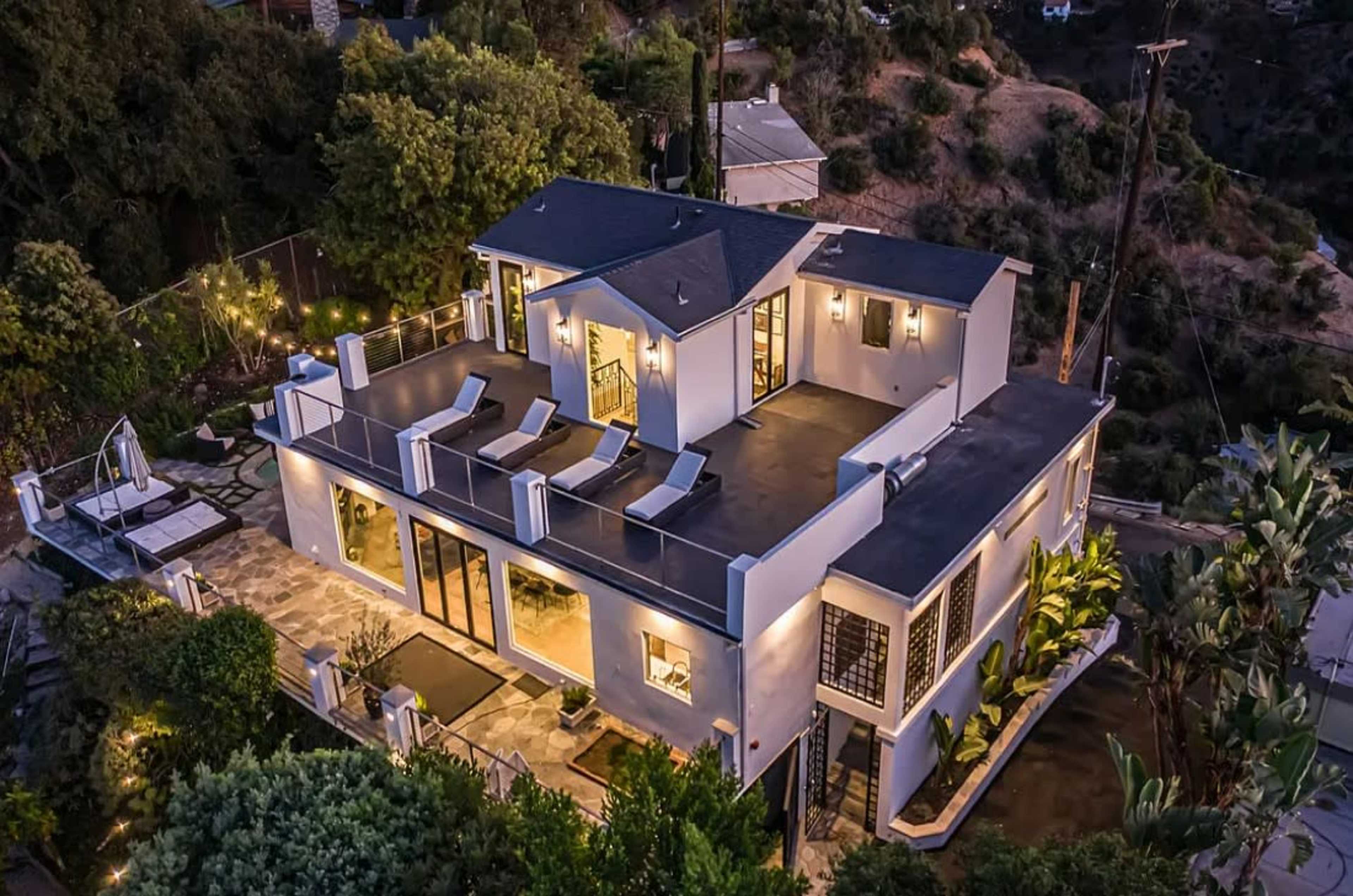 ALTA MESA HILLSIDE STUNNER/ CITY VIEWS/ POOL/ LUXE Image in Studio City, Los Angeles, CA