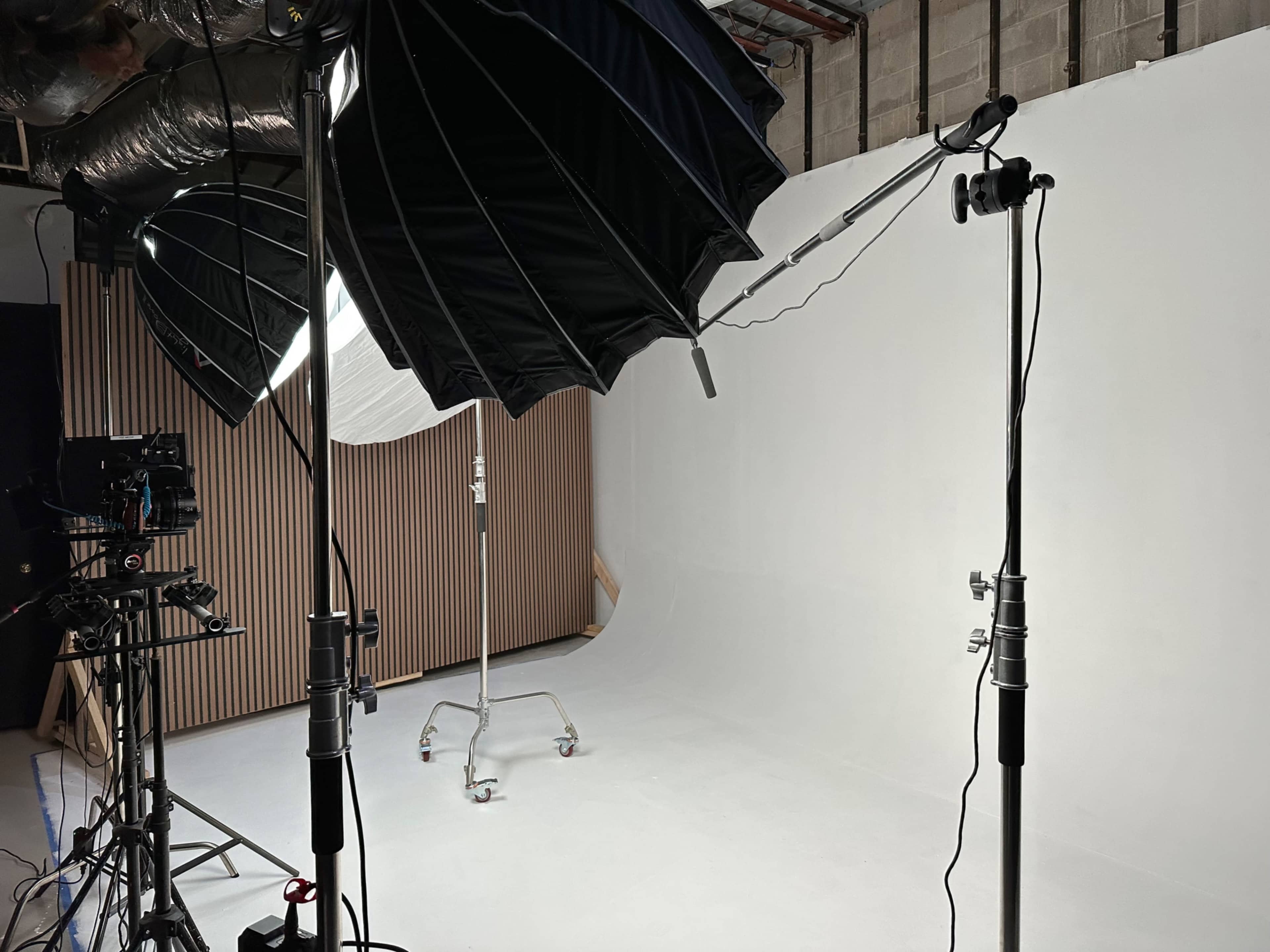 Small Studio Space near ATT Stadium in Arlington Tx Image in West Arlington, Arlington, TX