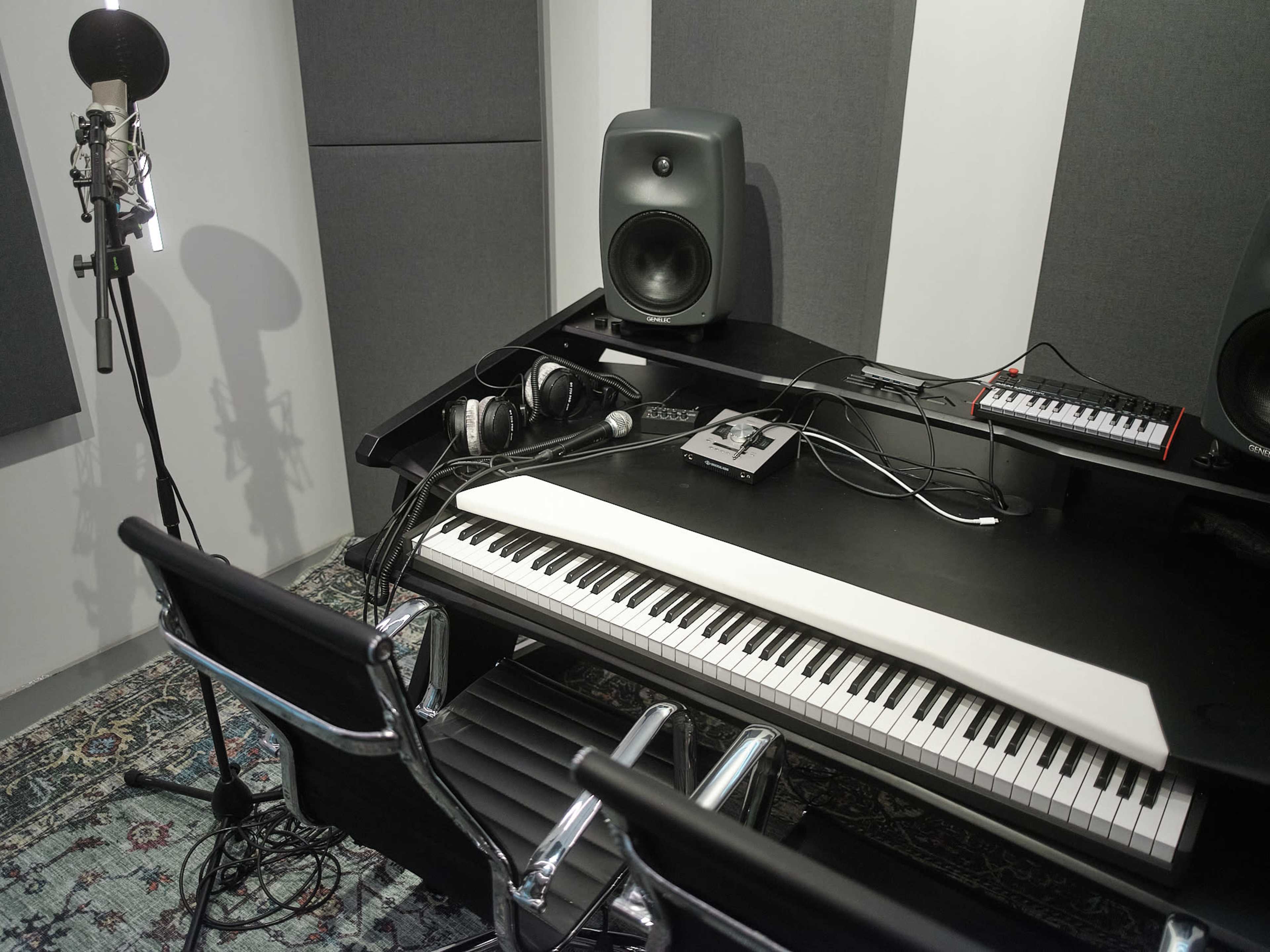 Günstiges, vollausgestattetes Tonstudio im Herzen Berlins Image in Wilmersdorf, Berlin