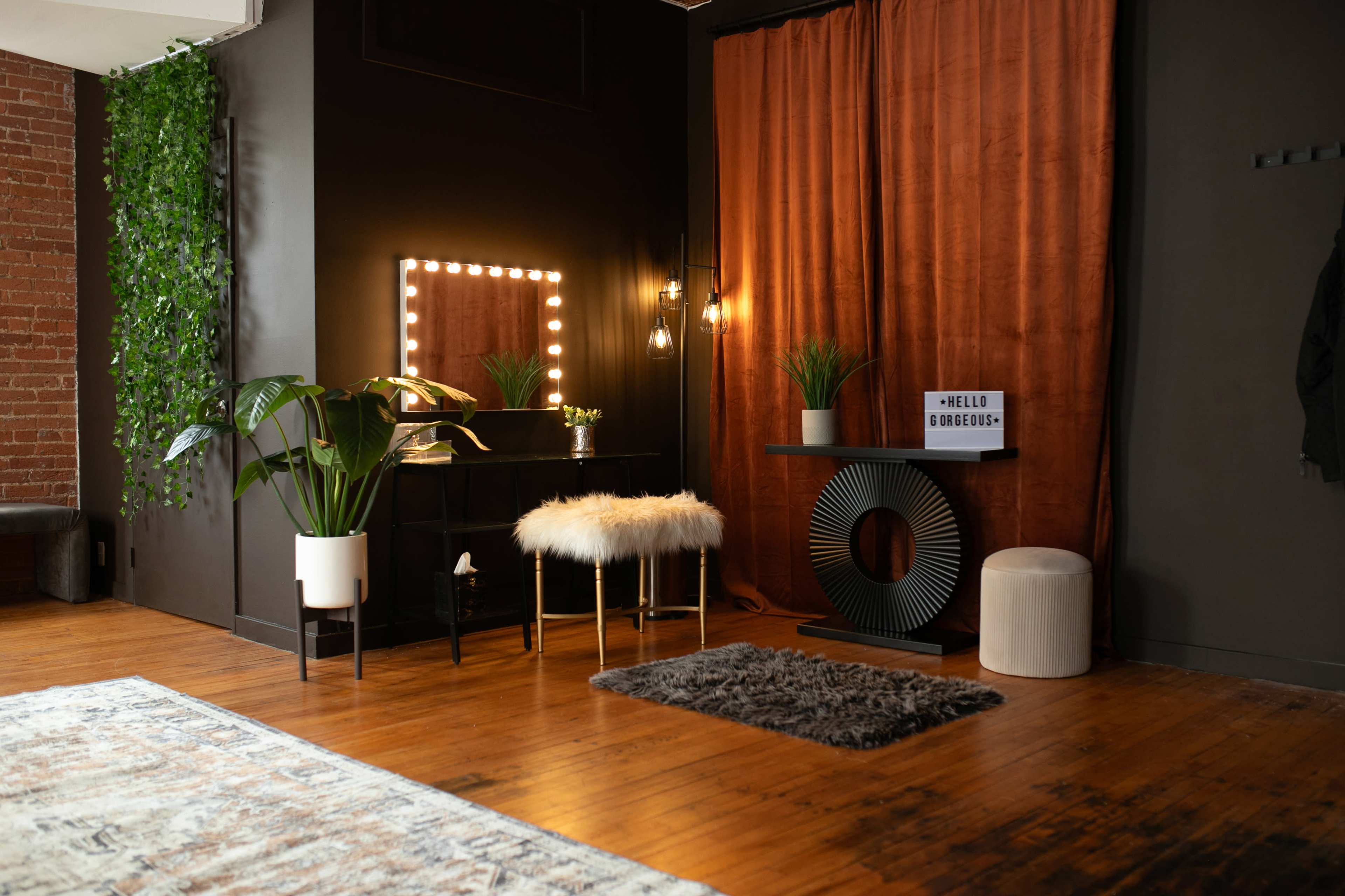 Stylish Urban Photo Studio & Creative Space w/ Natural Light Image in Hampden, Baltimore, MD