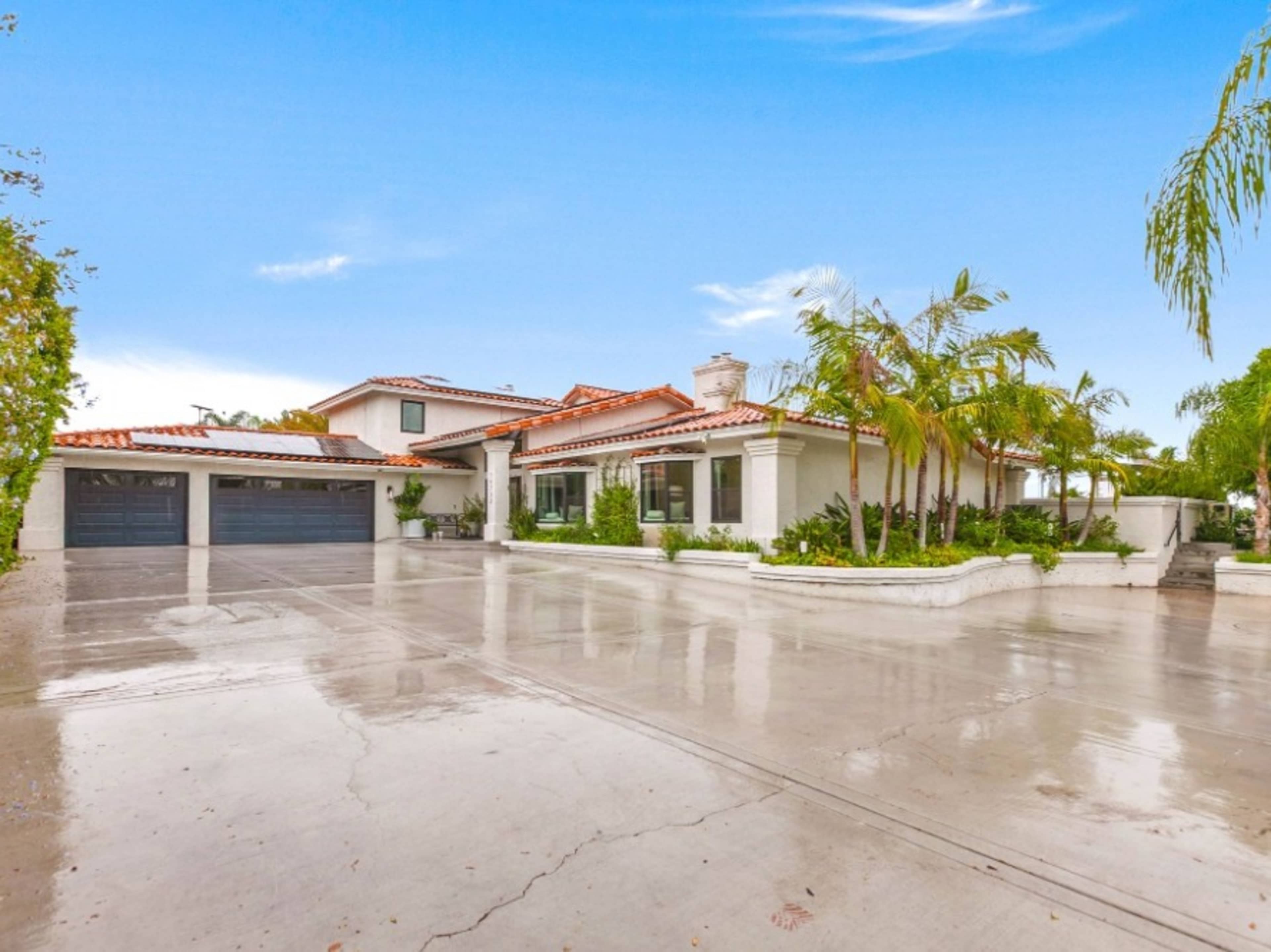 Use of Full Home to Sleep 12 Guests