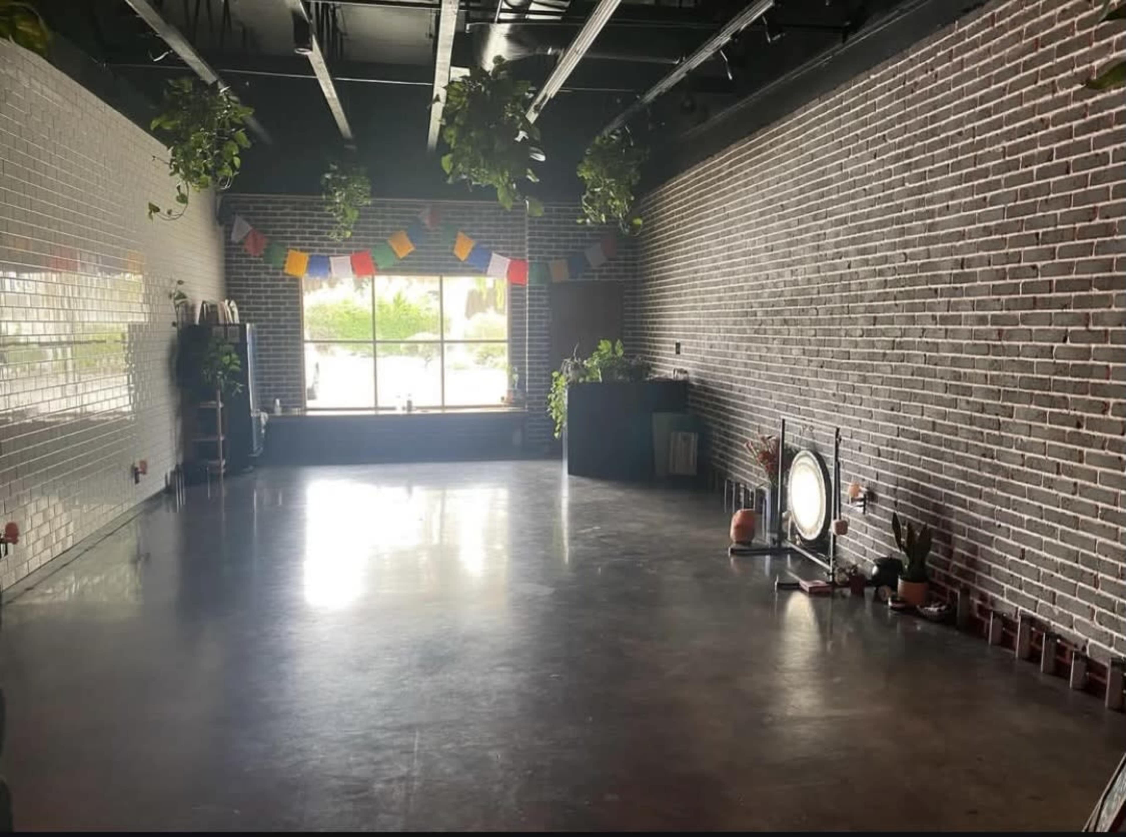 Studio photos dance yoga industrial rustic roomy open Image in Woodland Hills, Woodland Hills, CA