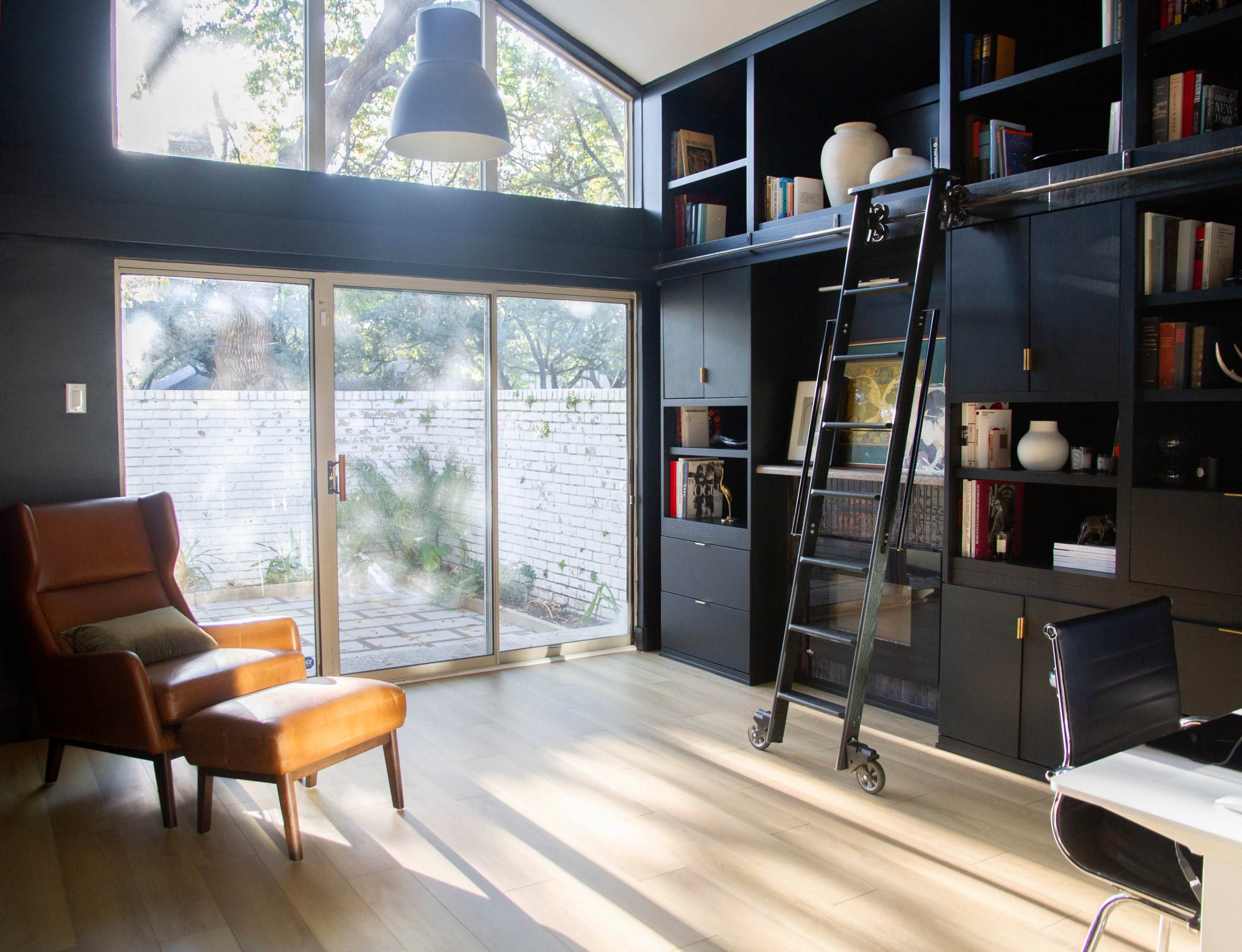 Mid-century Modern Light-filled Home Image in Lake Highlands, Dallas, TX