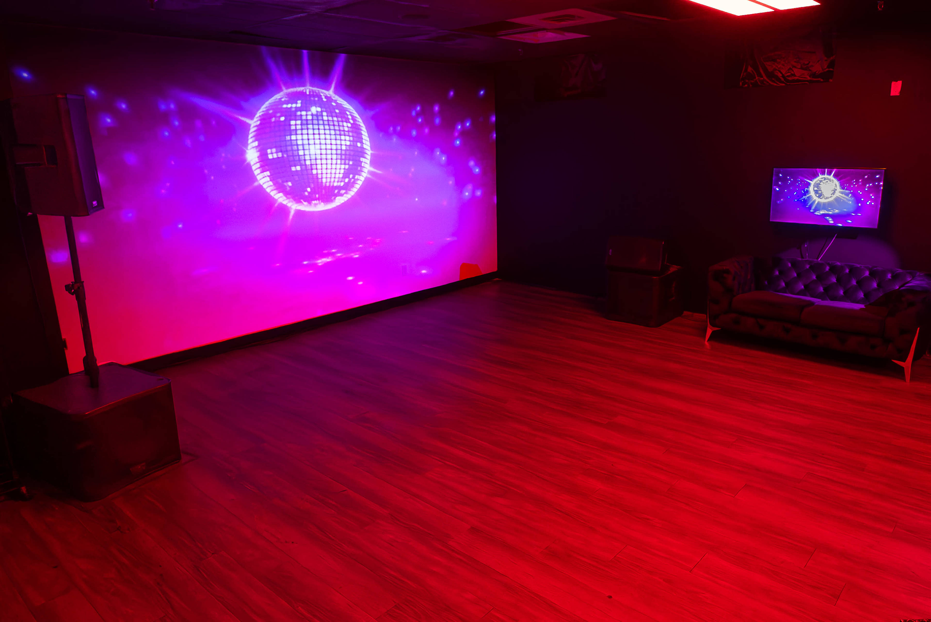 Toronto Event Venue with a Stylish Lobby for Party, Photoshoot, Brand Launch, Staff Social, Birthday, Production, Pop-Up, Film Shoot Image in Humber Summit, Toronto, ON