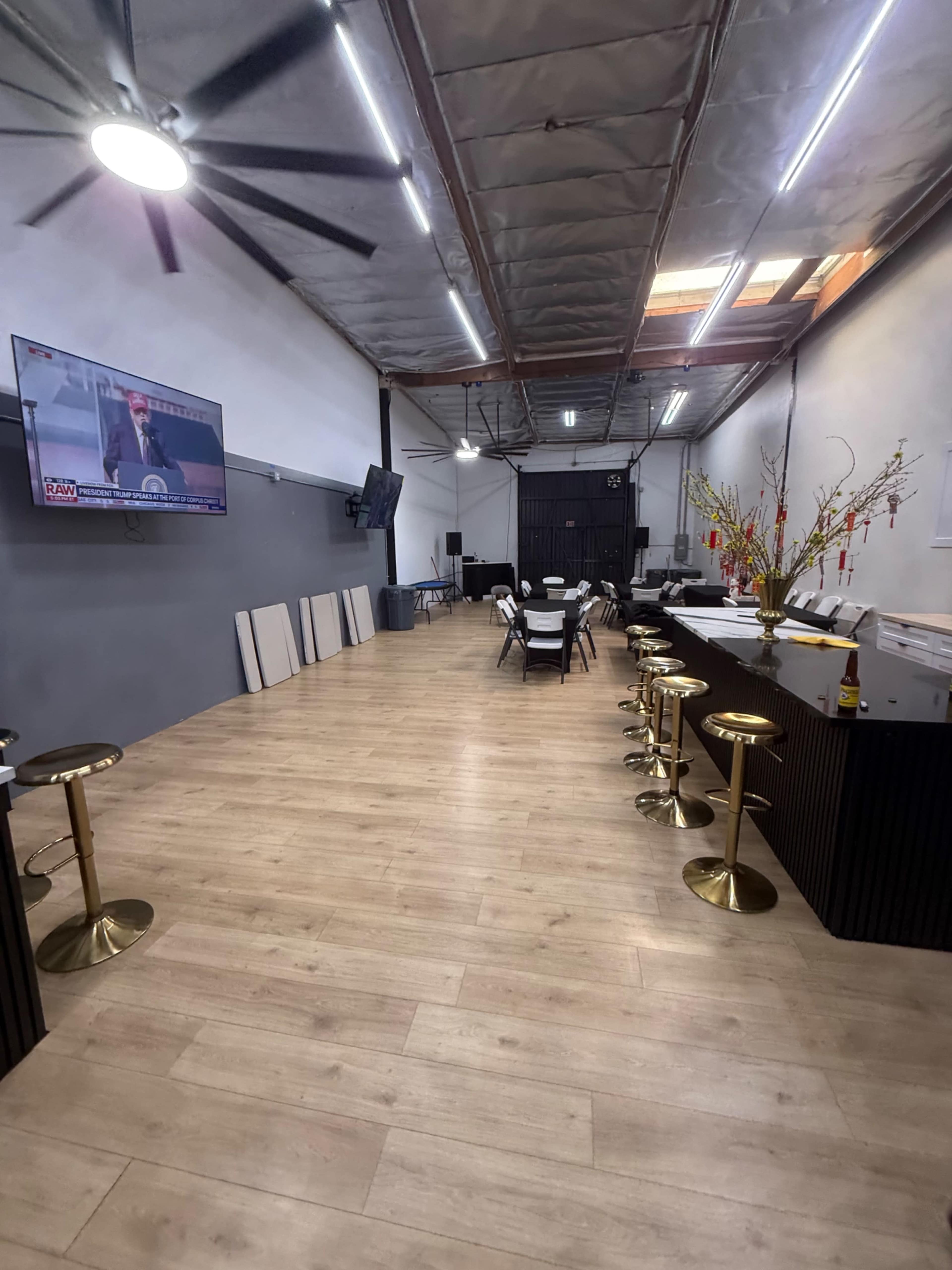 Urban style suite warehouse open scenery Image in Garden Grove, Garden Grove, CA