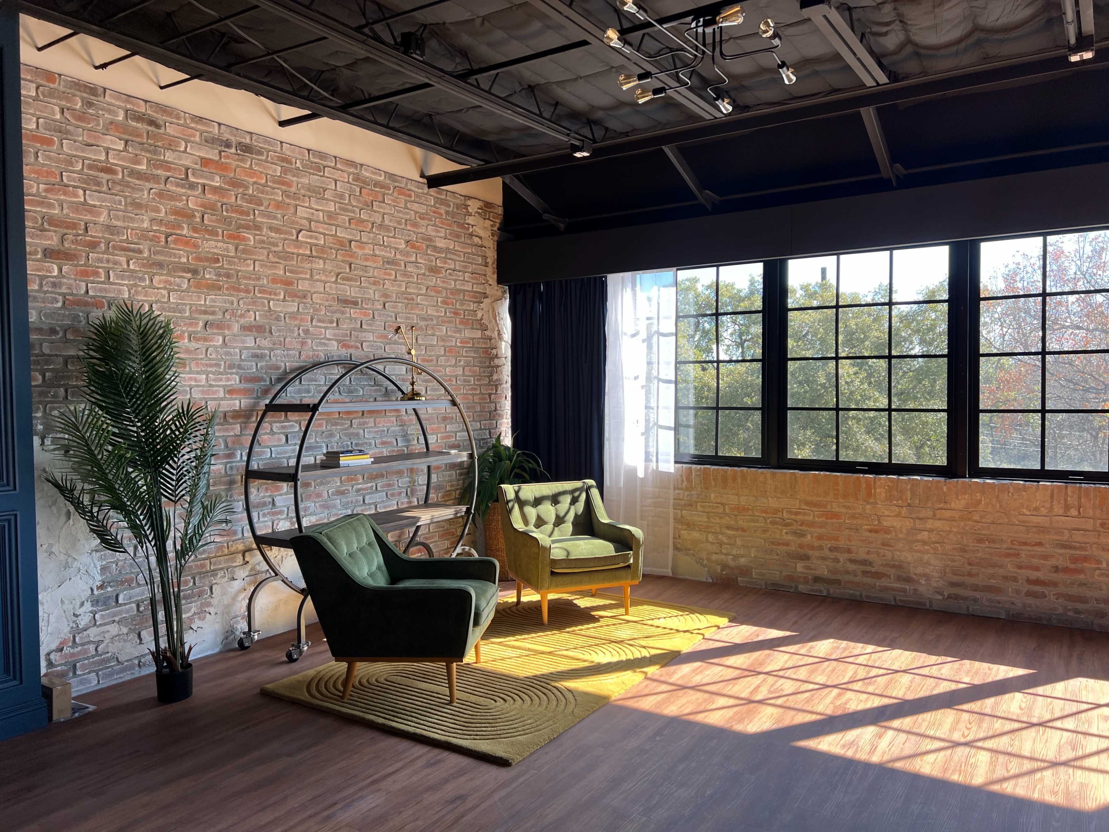 Natural Light Content Studio Loft on South Lamar - Best Daylight Studio in Austin! Image in South Lamar, Austin, TX