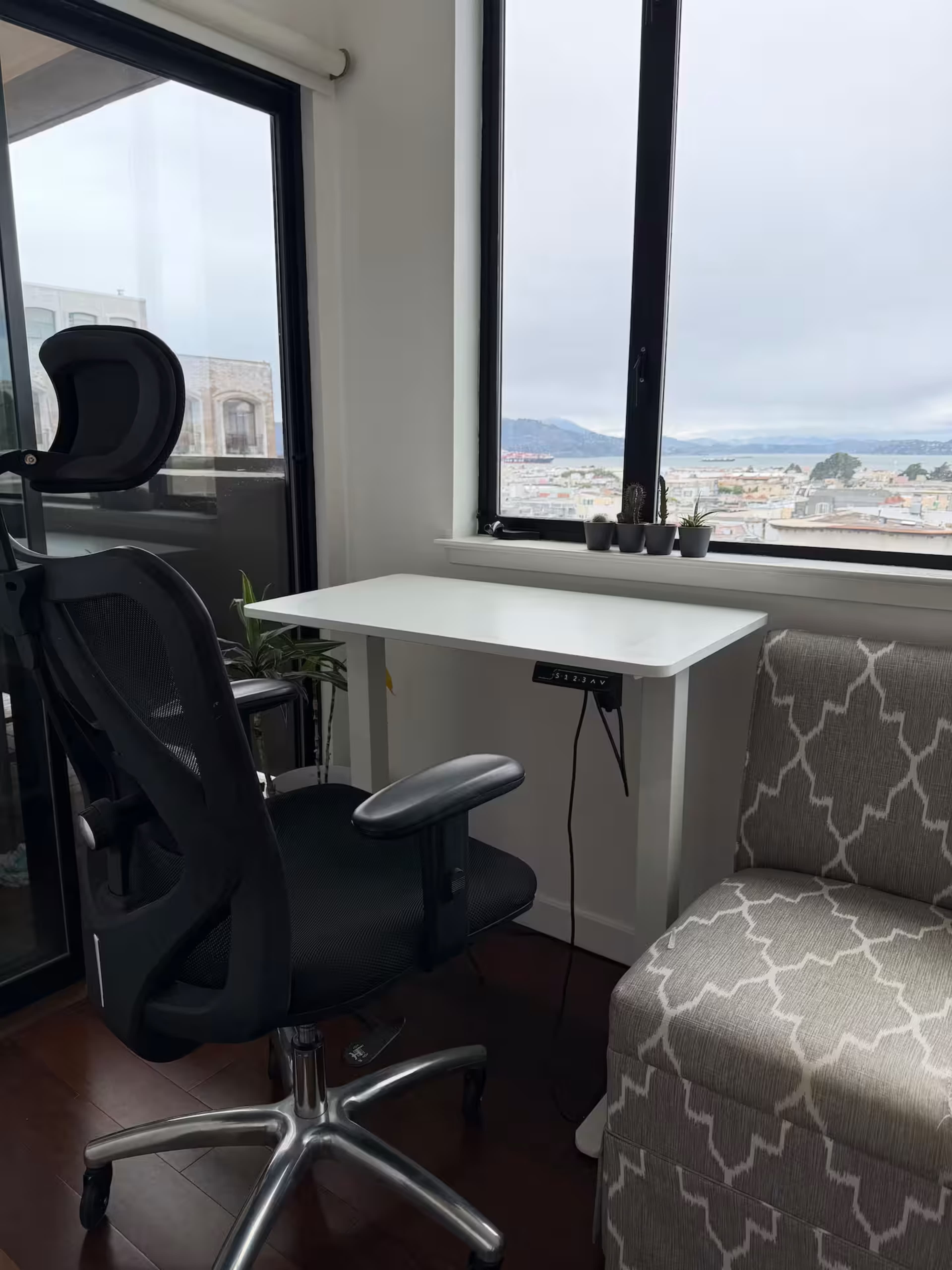 SF Condo with Golden Gate Bridge View Image in Union Street, San Francisco, CA