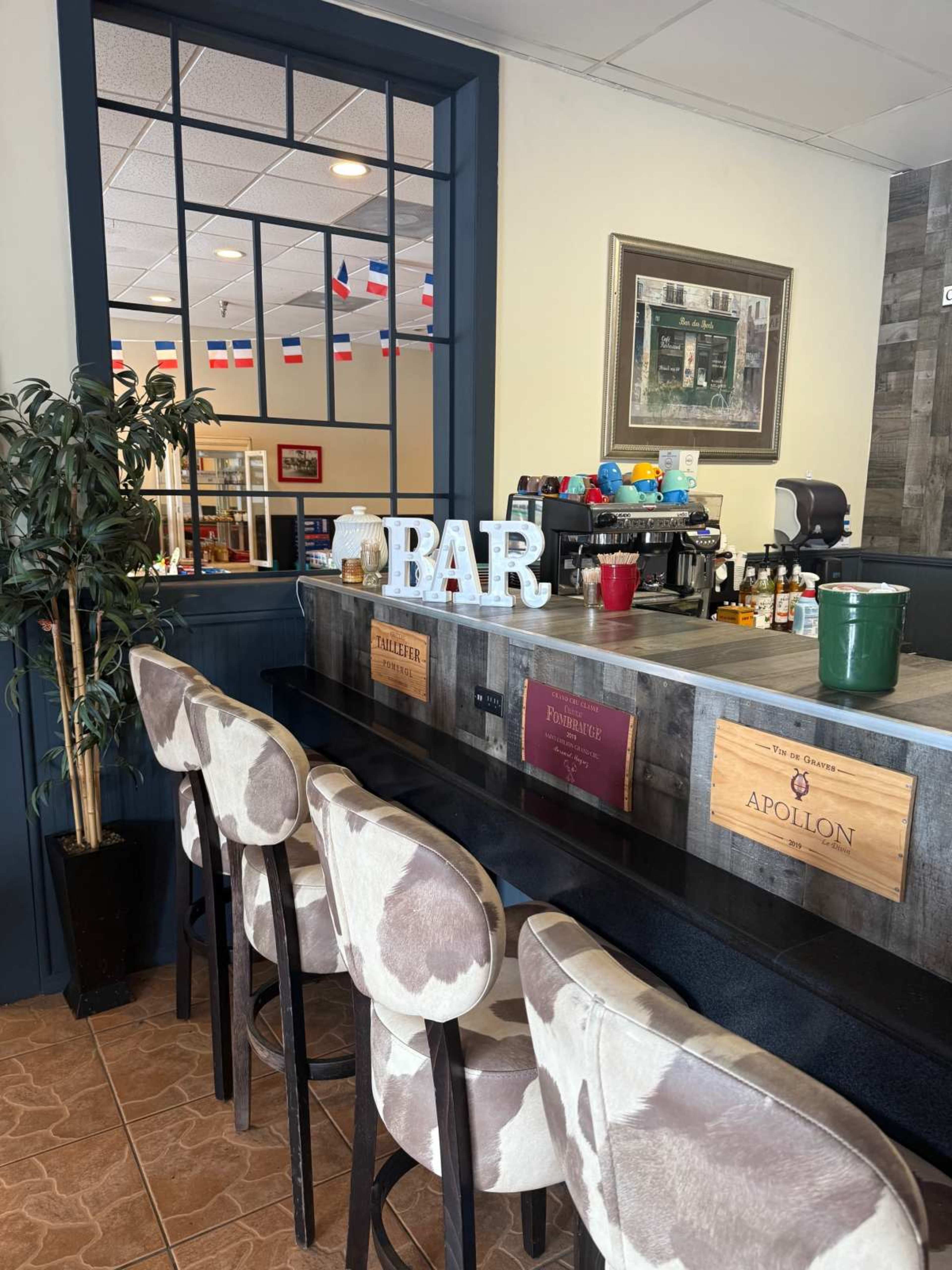 Parisian Bistro Image in , LARGO, FL