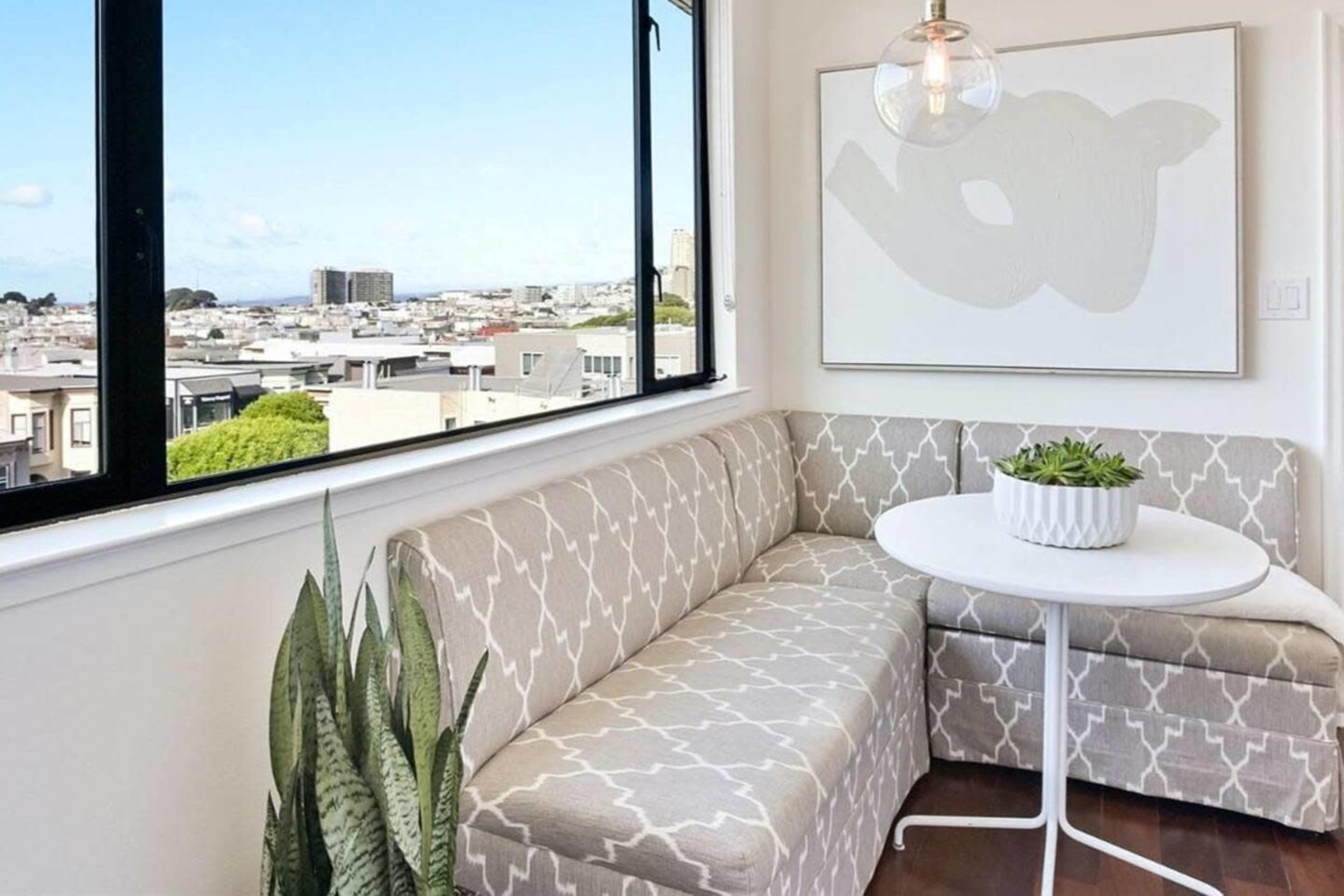 SF Condo with Golden Gate Bridge View Image in Union Street, San Francisco, CA