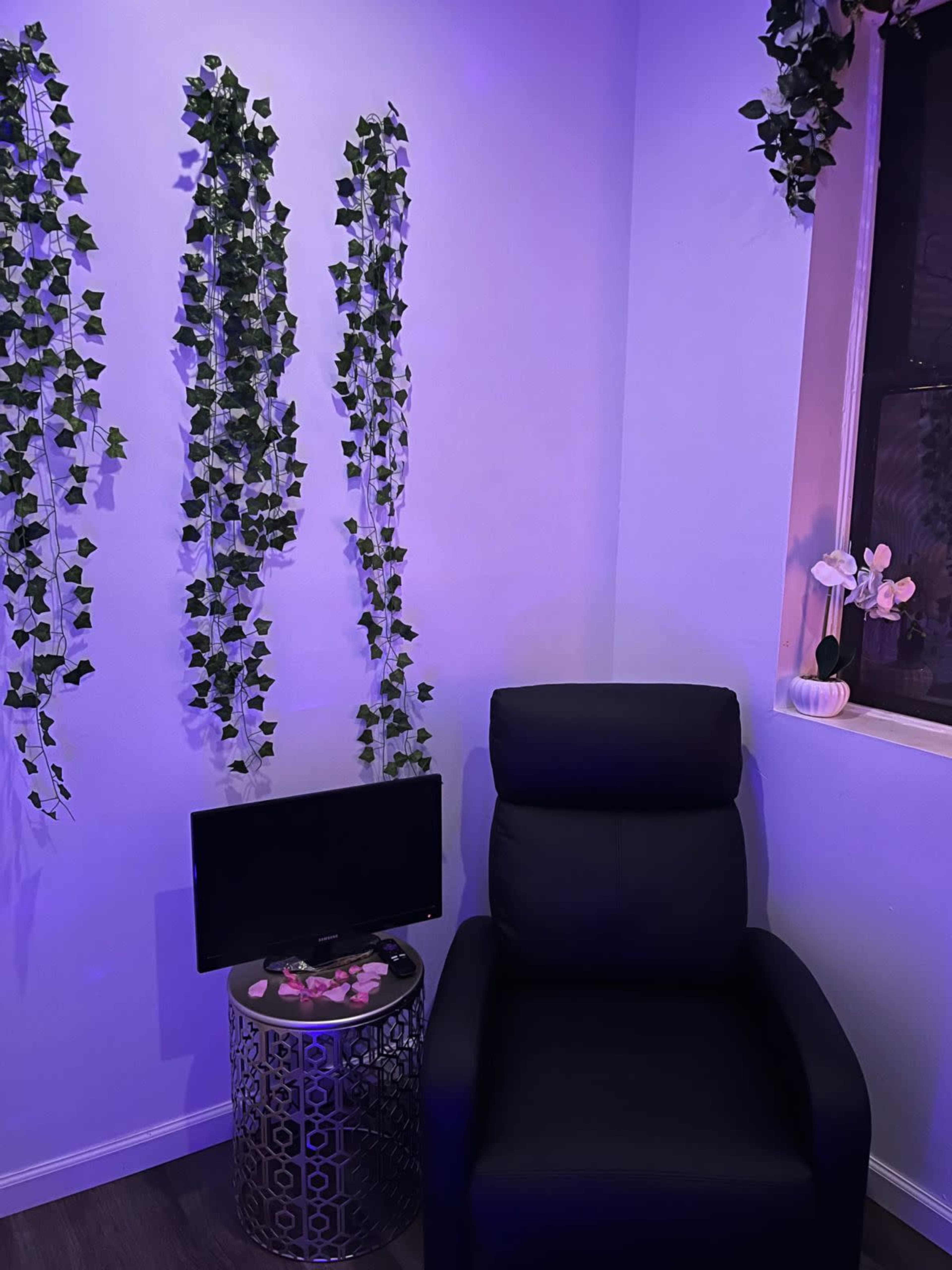 Intimate Event Space in Ridgewood- Ideal for Pop ups & Photo shoots Image in Ridgewood, Ridgewood, NY